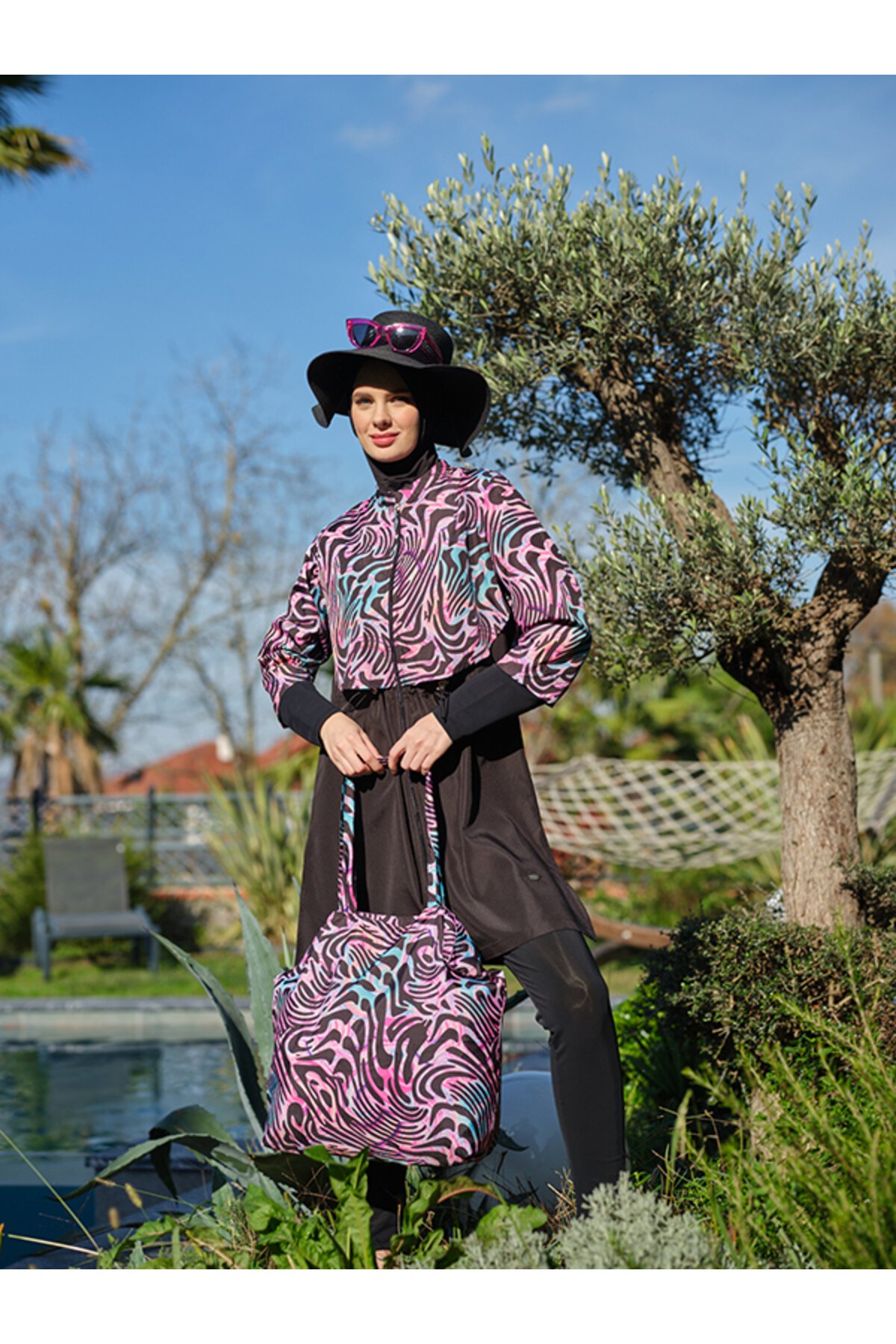 Siyah Tam Kapalı Mayo - Tesmay