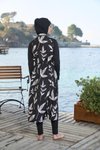 Siyah Yaprak Desenli Fermuarlı Tam Kapalı Mayo