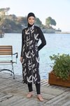 Siyah Yaprak Desenli Fermuarlı Tam Kapalı Mayo