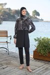 Siyah Yaprak Desenli Tam Kapalı Croplu Mayo