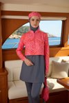 Pembe Tam Kapalı Mayo
