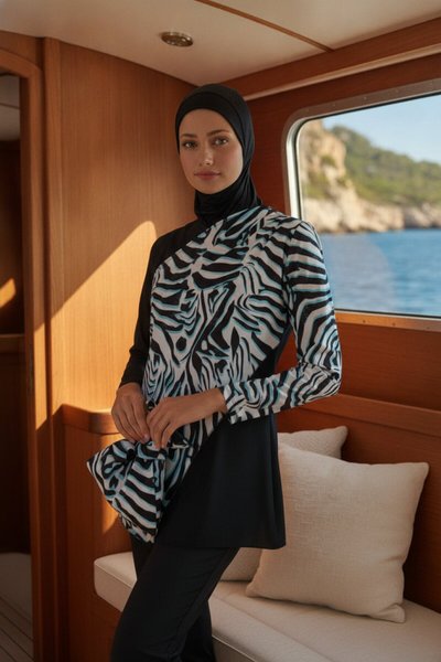 Renkli Zebra Desenli Tam Kapalı Mayo