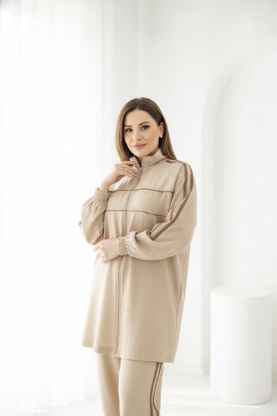 بدلة رياضية لون لاتيه