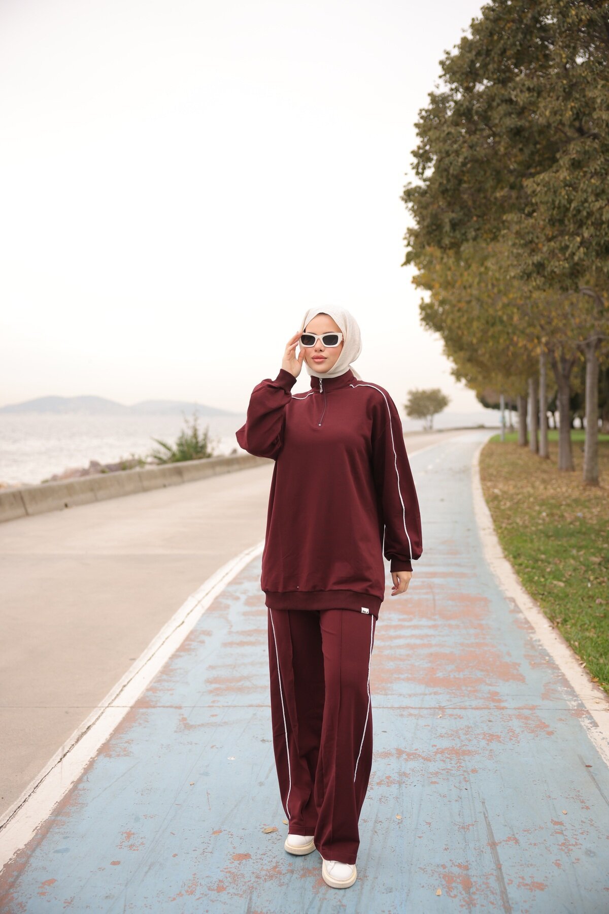 Zippered-Collar Two-Piece Tracksuit - Burgundy - Wovi