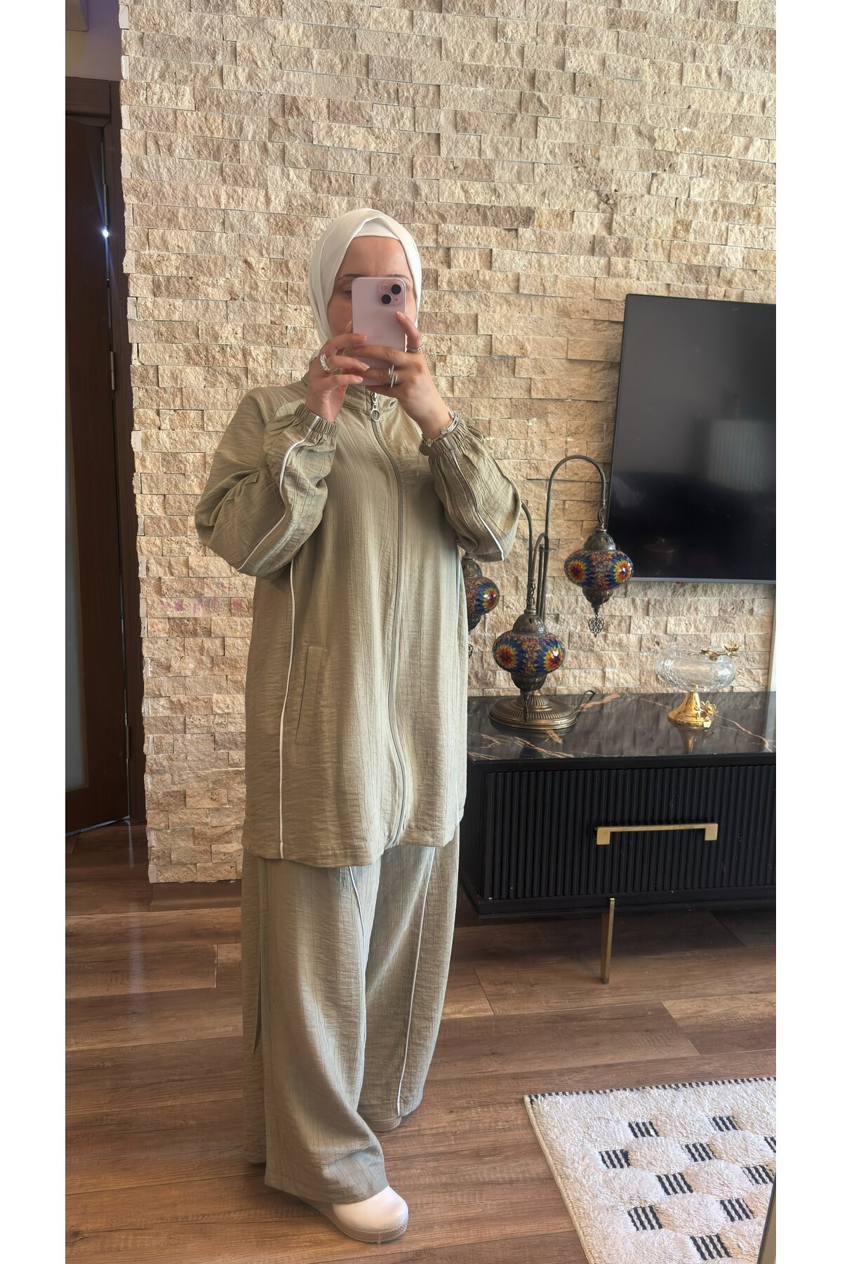 بدلة رياضية لون أخضر فاتح - Wovi