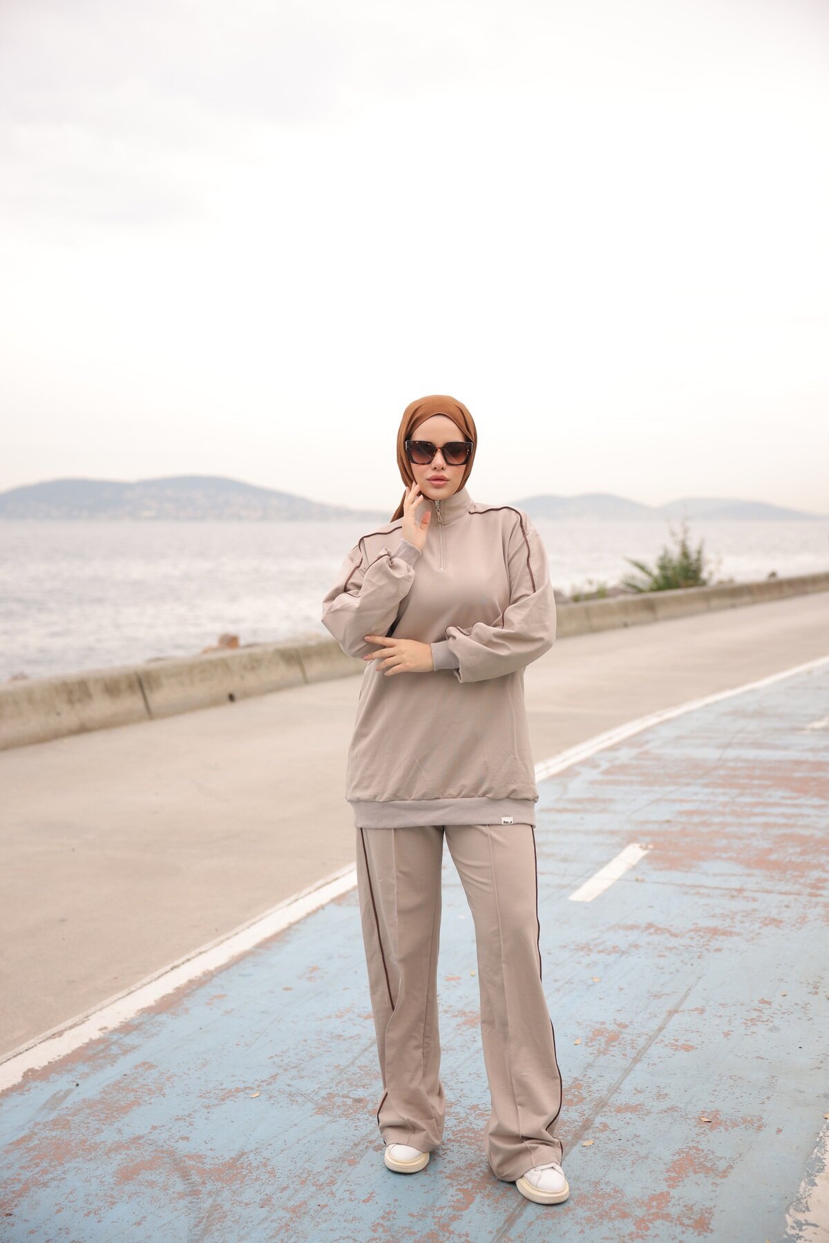Zipper-Collar Tracksuit Set - Sand - Wovi
