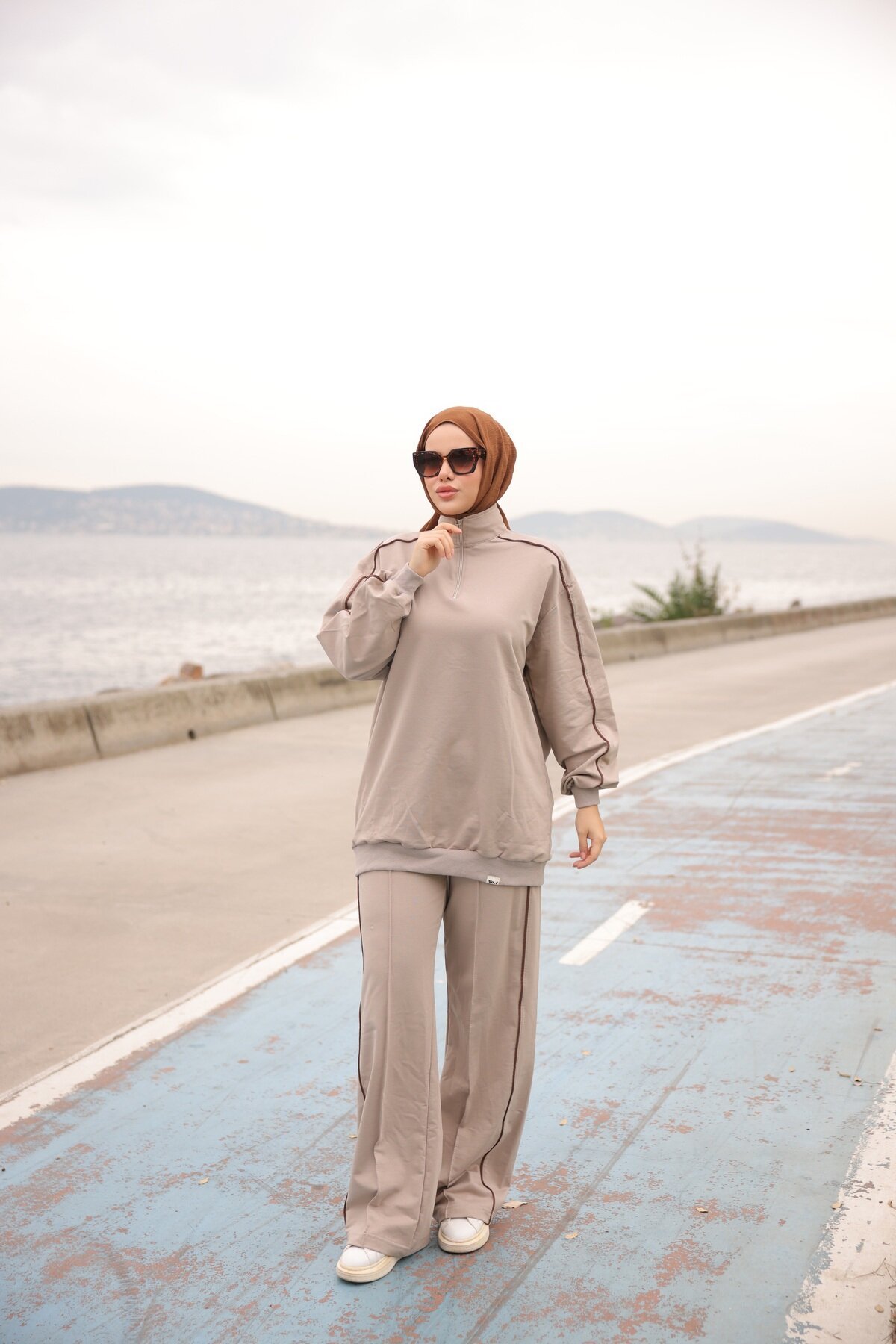 Zipper-Collar Tracksuit Set - Sand - Wovi