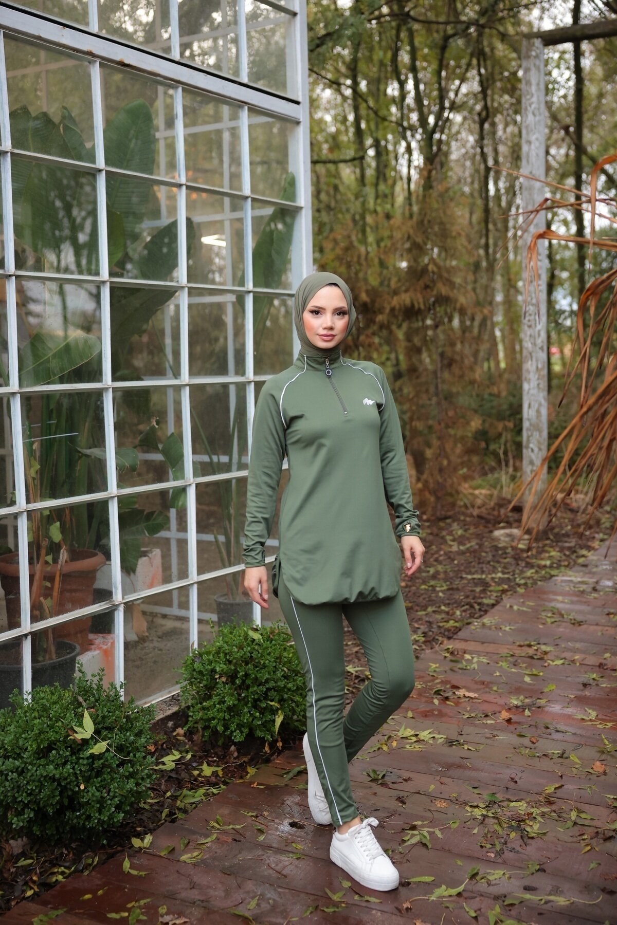 بدلة رياضية جوجر خاكي قماش غوص بسحاب - Wovi Moda