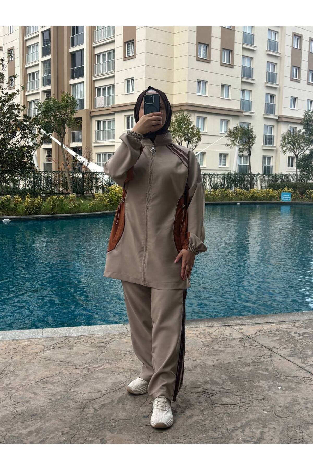 Two-Piece Tracksuit Set - Latte - Wovi Moda