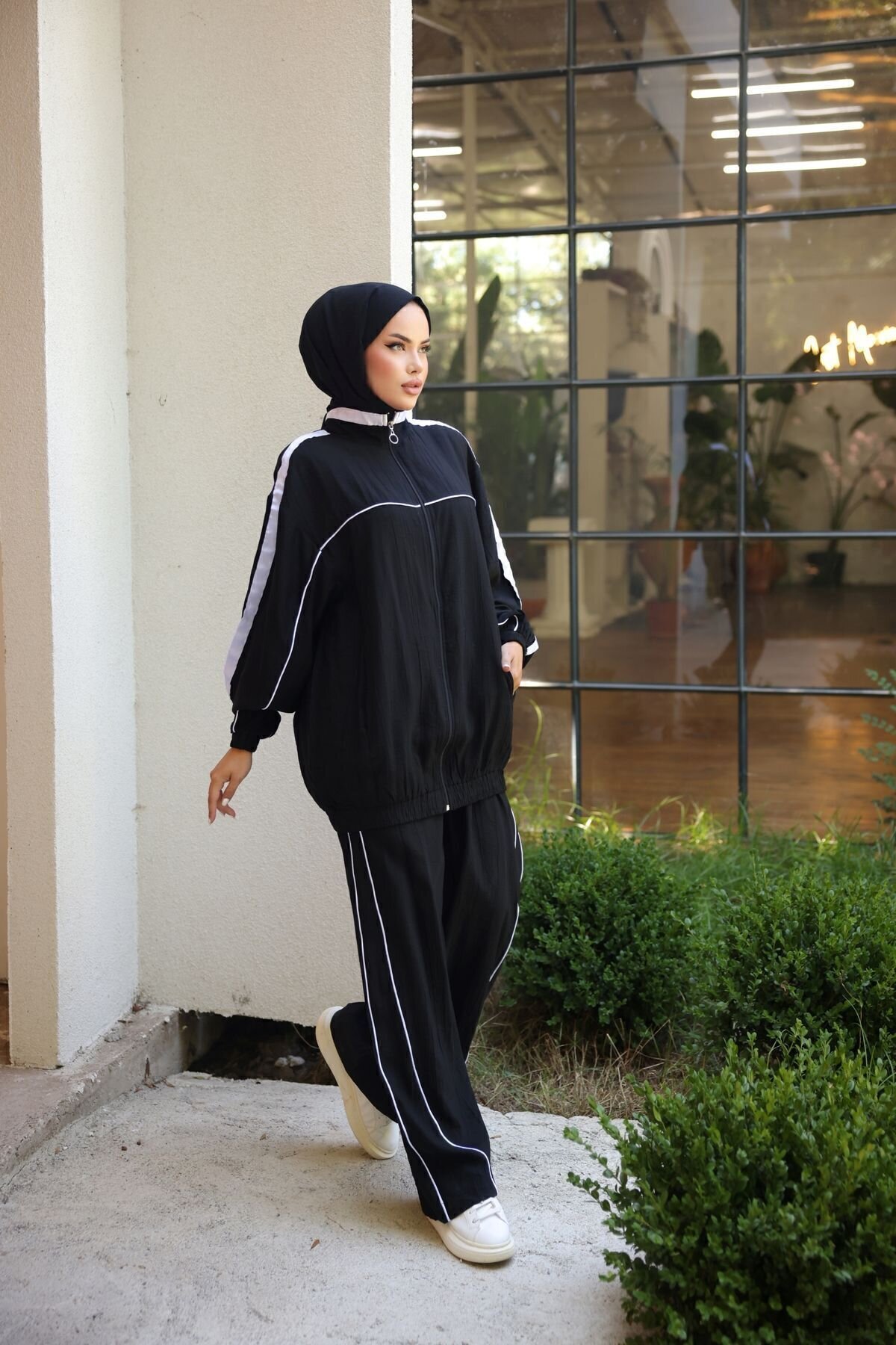 Tracksuit Set - Black - Wovi Moda