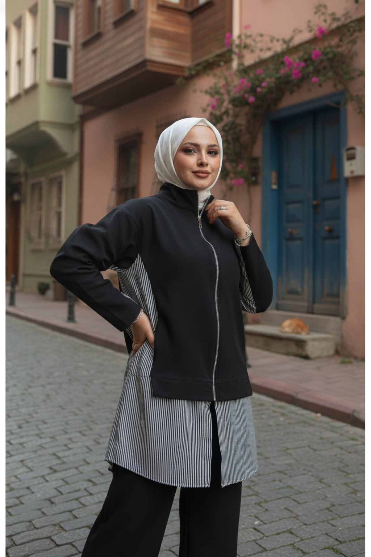 Two-Piece Zippered Tracksuit - Black - Wovi