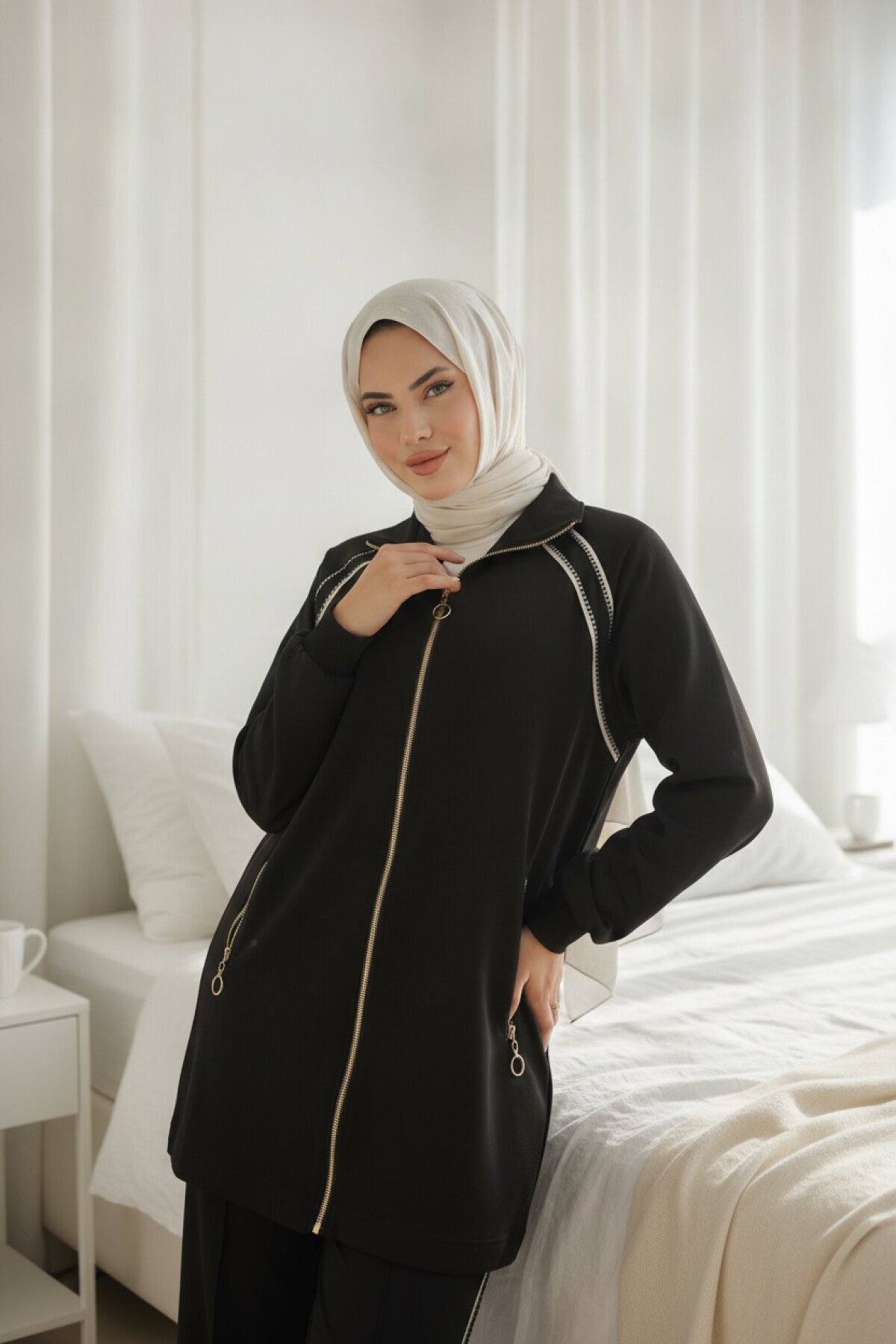 Zippered-Collar Tracksuit Set - Black - Wovi