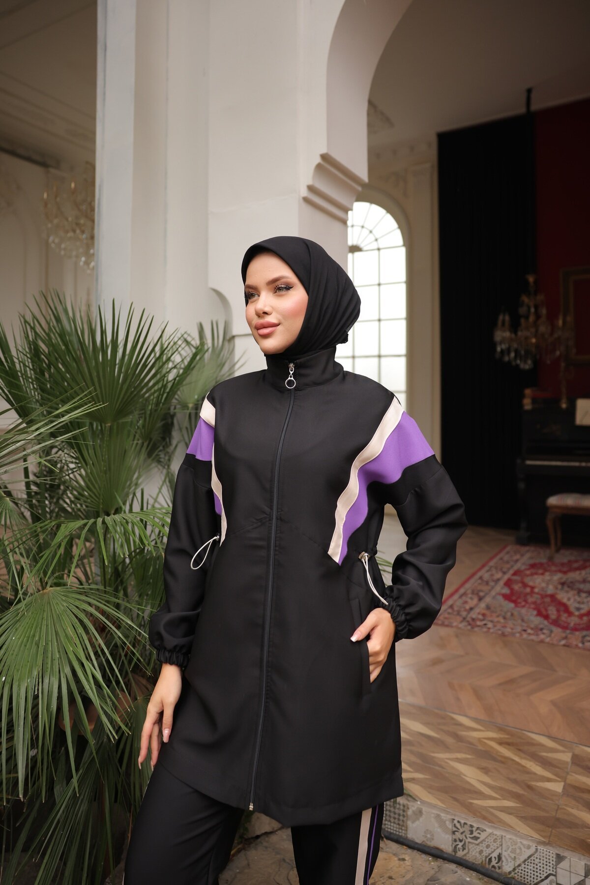 Two-Piece Top and Bottom Tracksuit - Black - Wovi