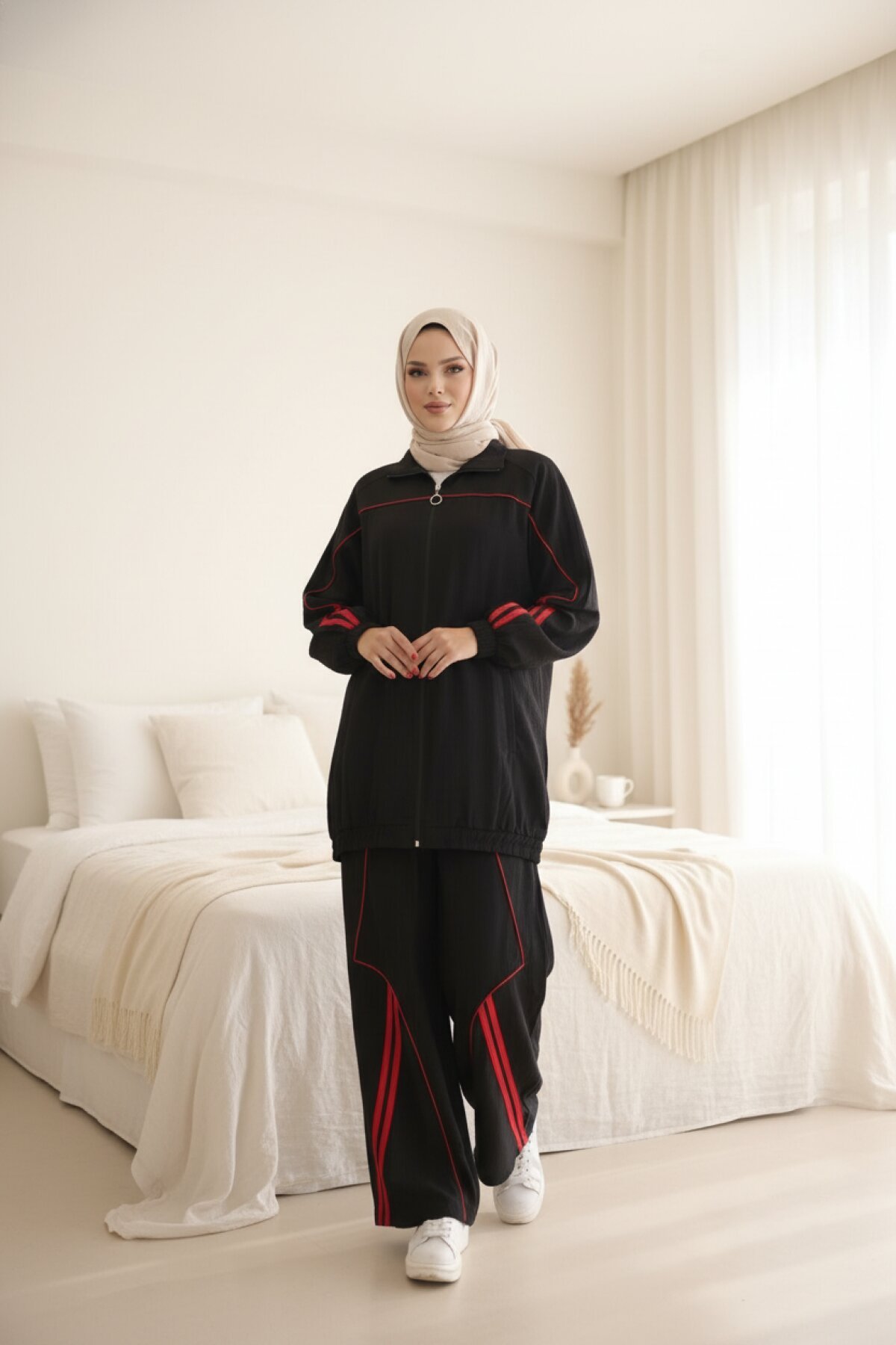 Black and Red Tracksuit Set - Wovi