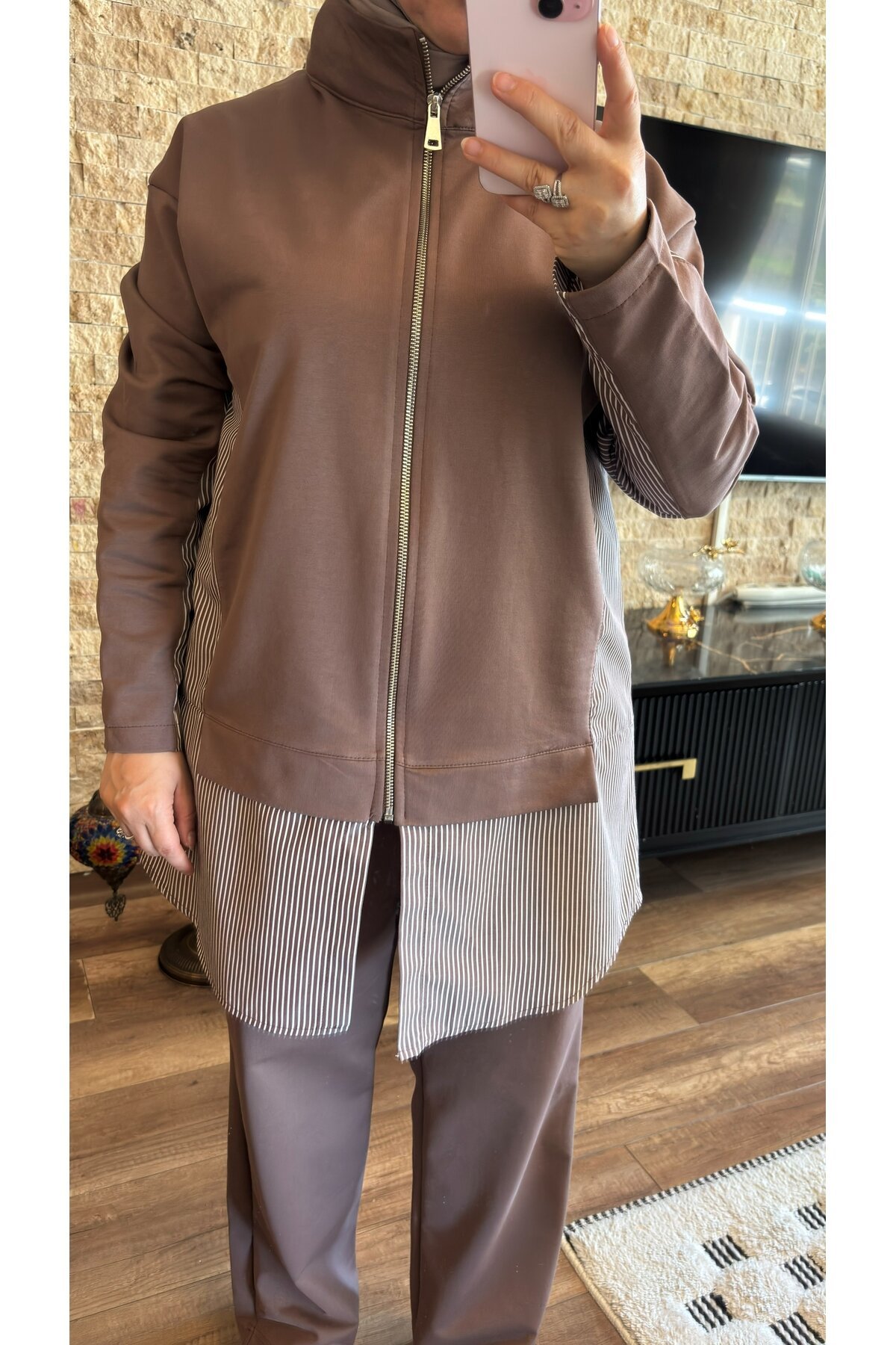Two-Piece Zippered Tracksuit - Mink - Wovi