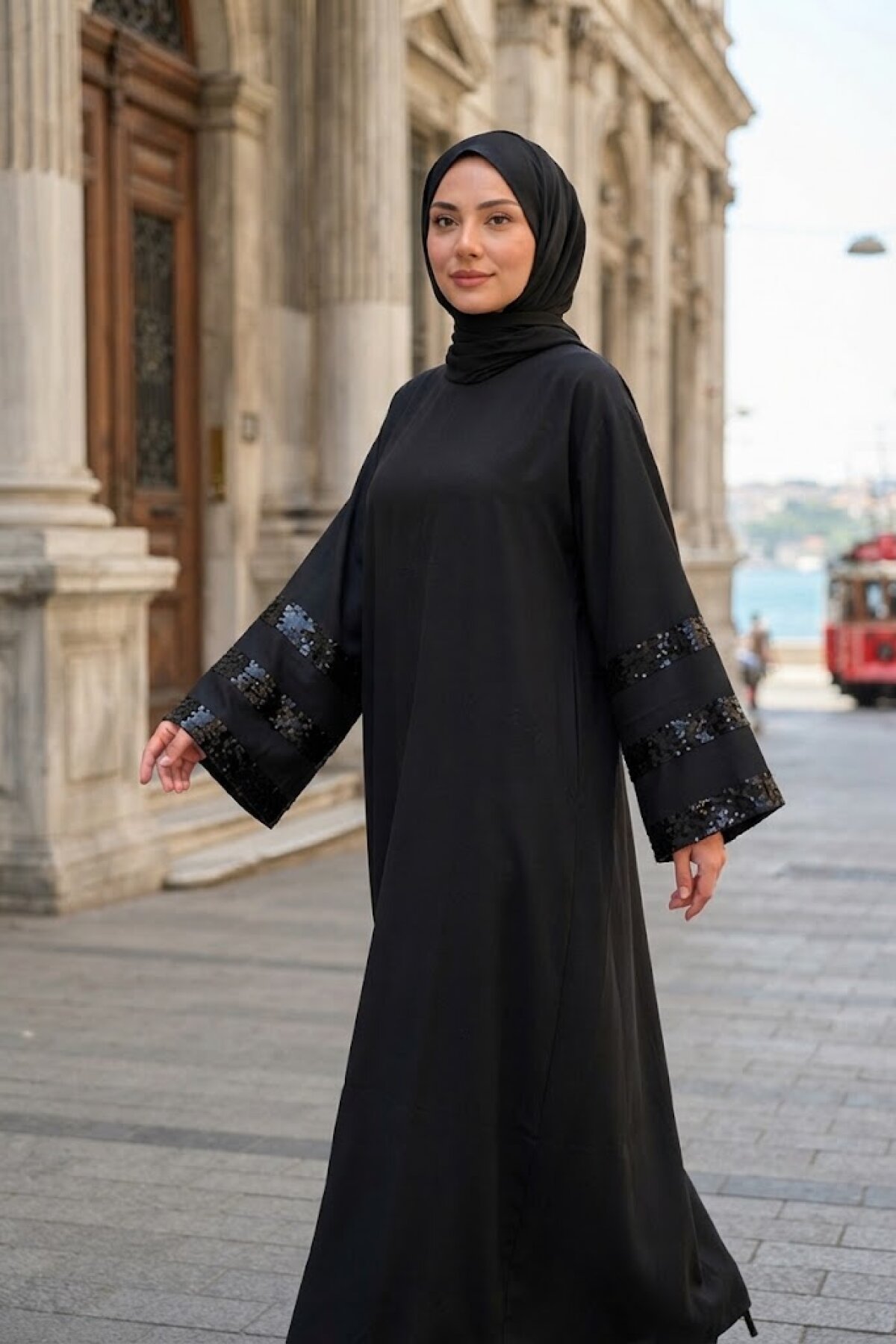 فستان كلوش أسود بأكمام واسعة وإكسسوار بثلاثة أشرطة - Fzd Filizzade