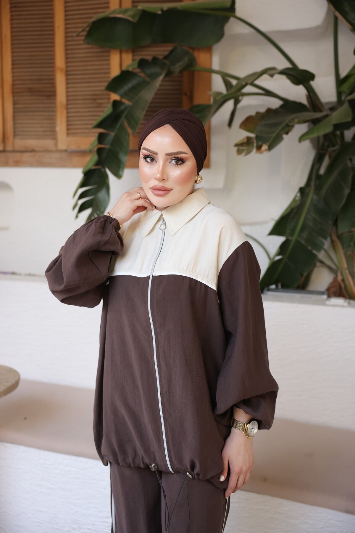 طقم رياضي لون بني - Wovi