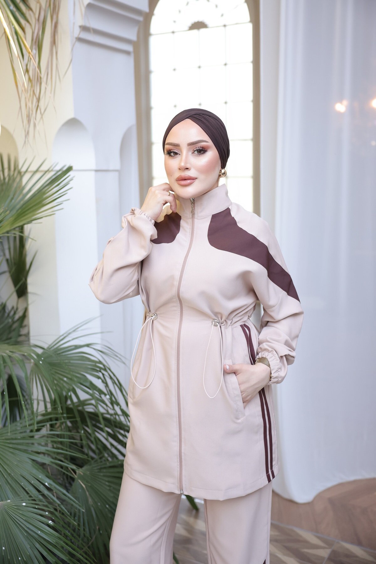بدلة رياضية باللون البيج - Wovi Moda