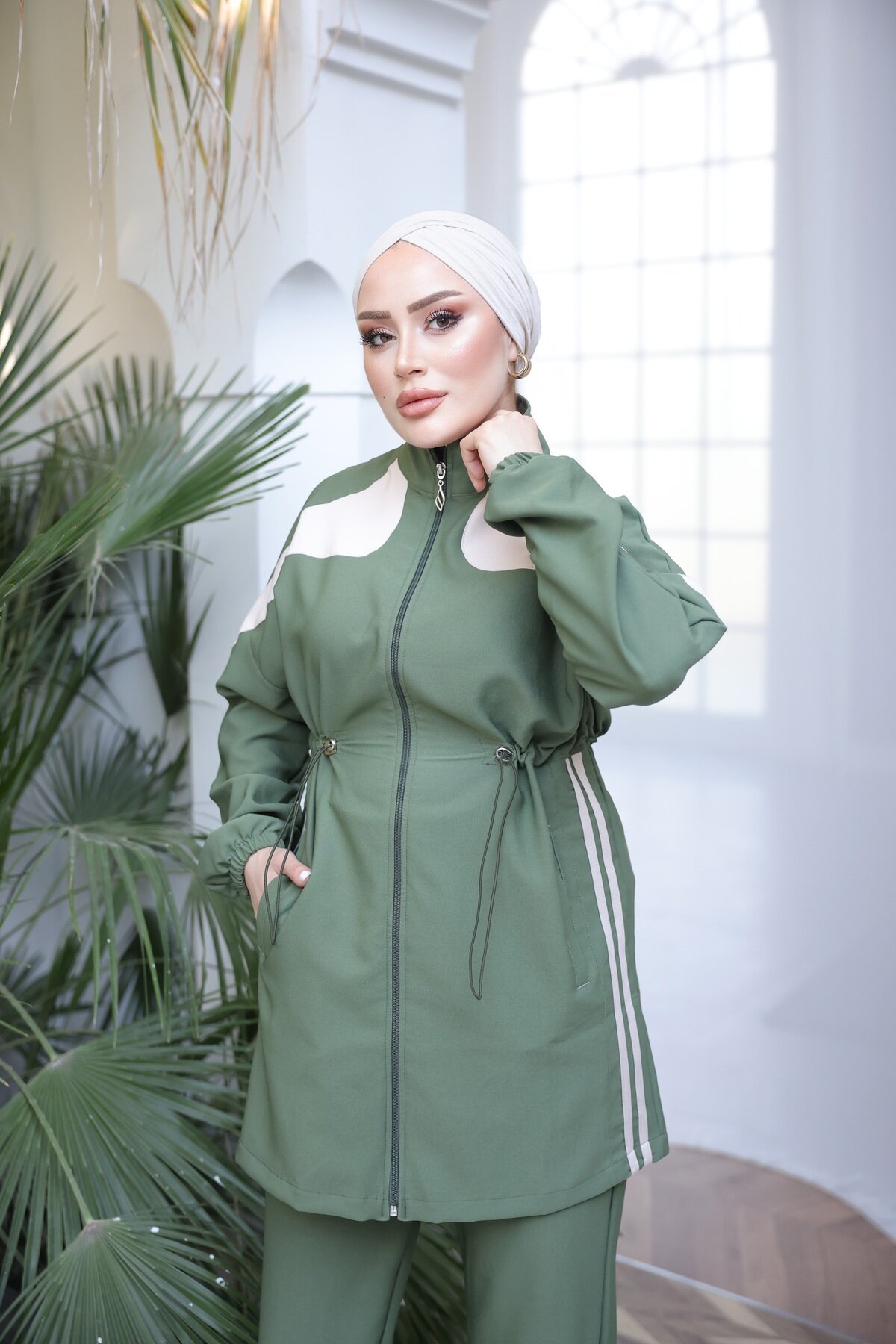 بدلة رياضية أنيقة لون كاكي - Wovi Moda