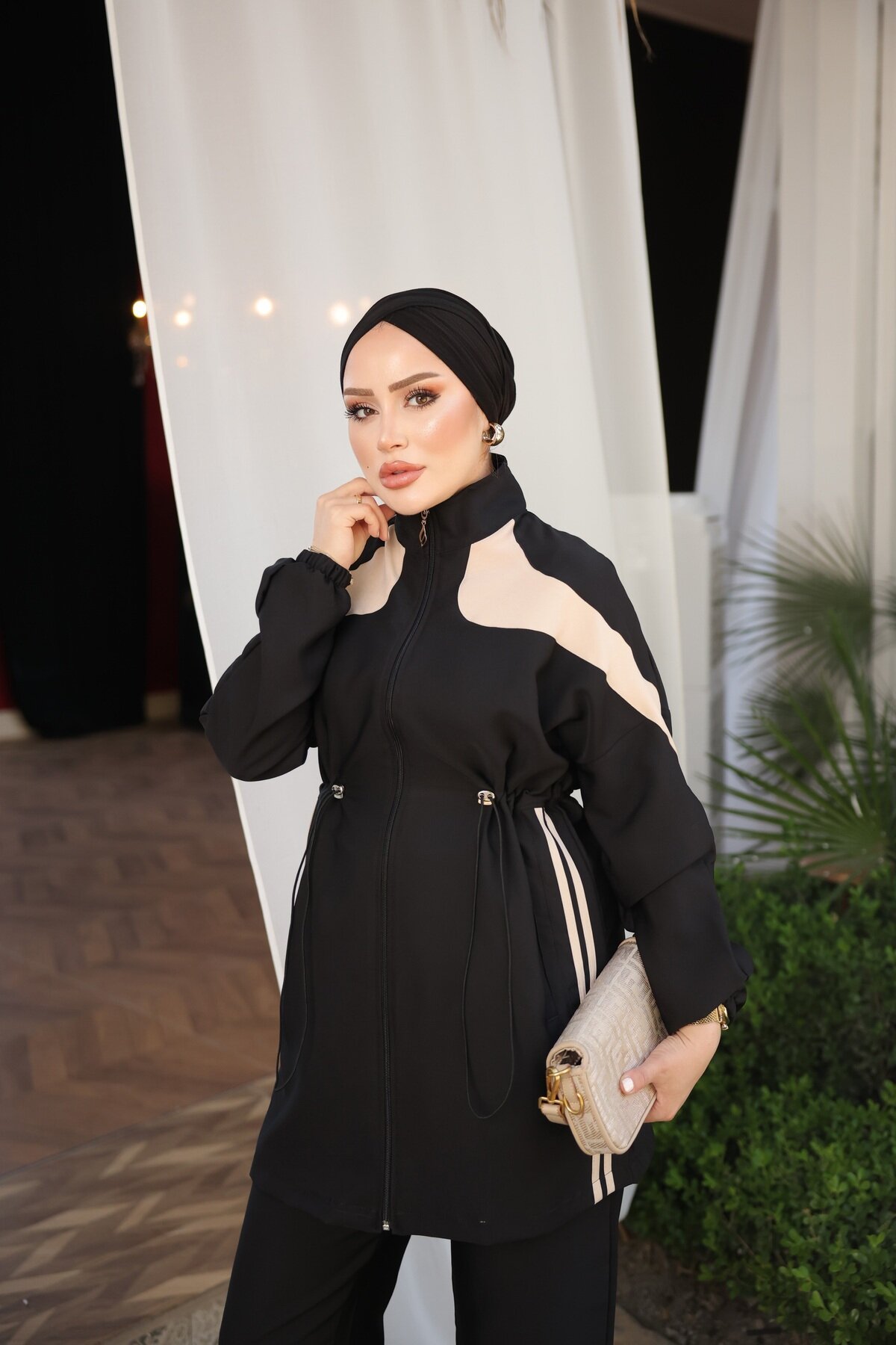 بدلة رياضية أنيقة لون أسود وبيج - Wovi Moda