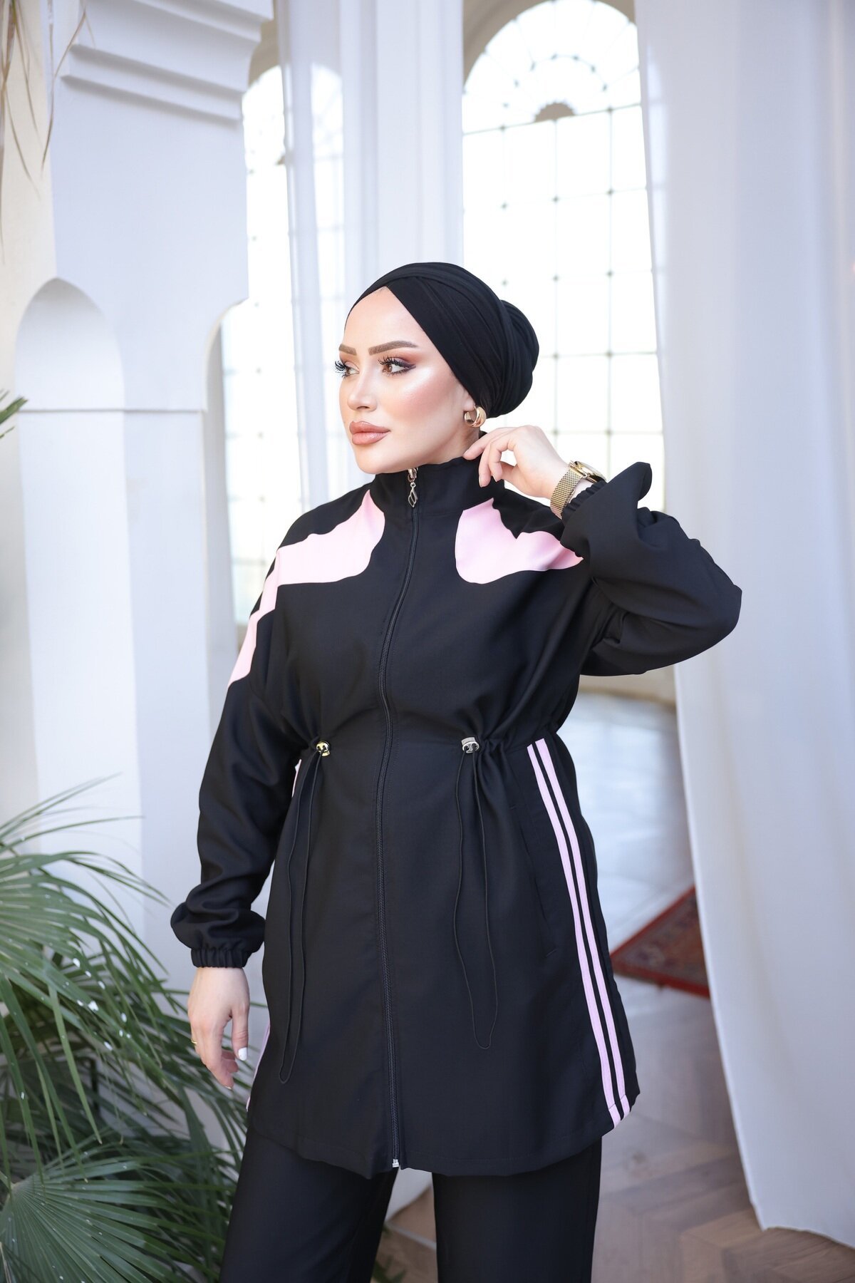 بدلة رياضية أنيقة أسود وردي - Wovi Moda