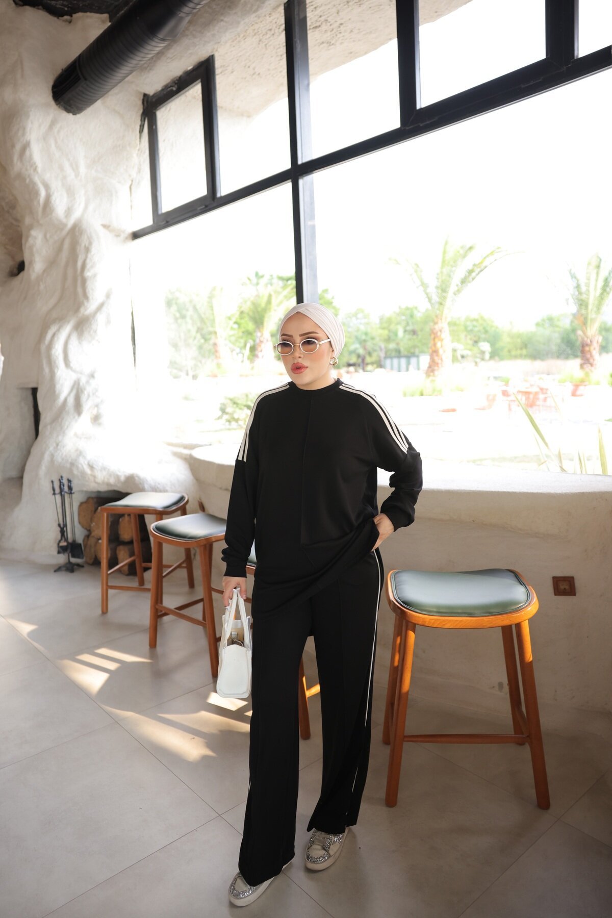Siyah Şerit Detaylı Oversize Rahat Takım - Wovi