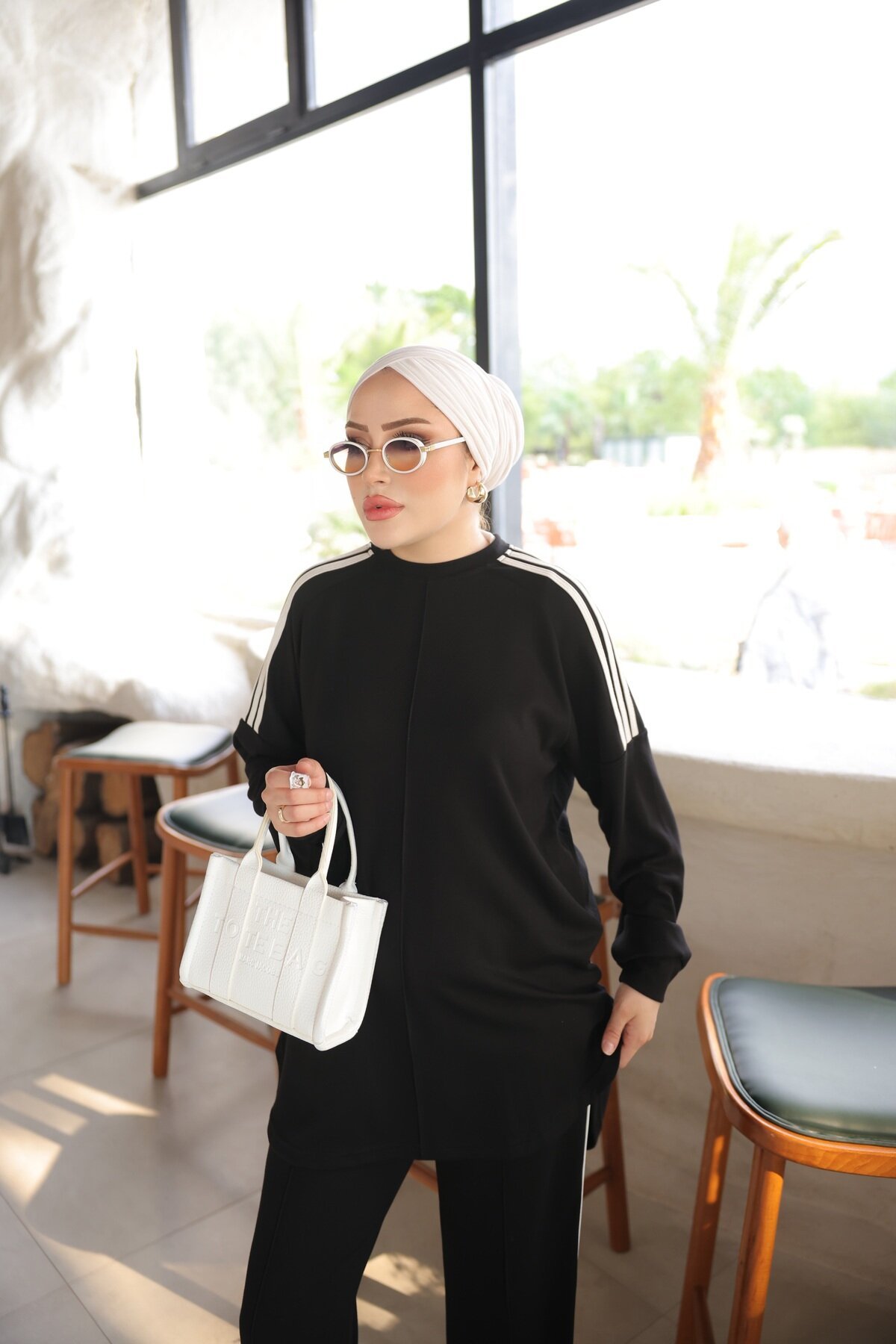 Siyah Şerit Detaylı Oversize Rahat Takım - Wovi