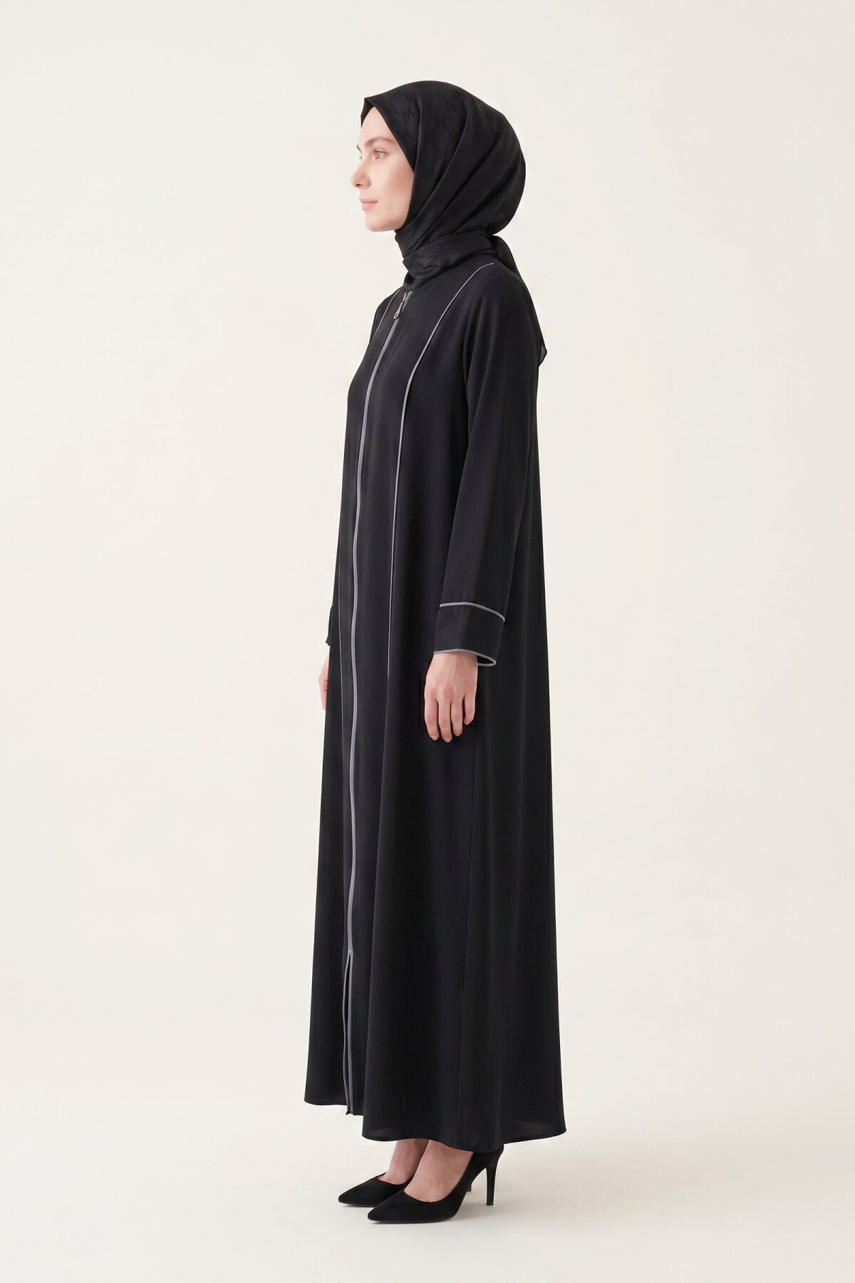 Piping Detail Abaya - Black - Beyza