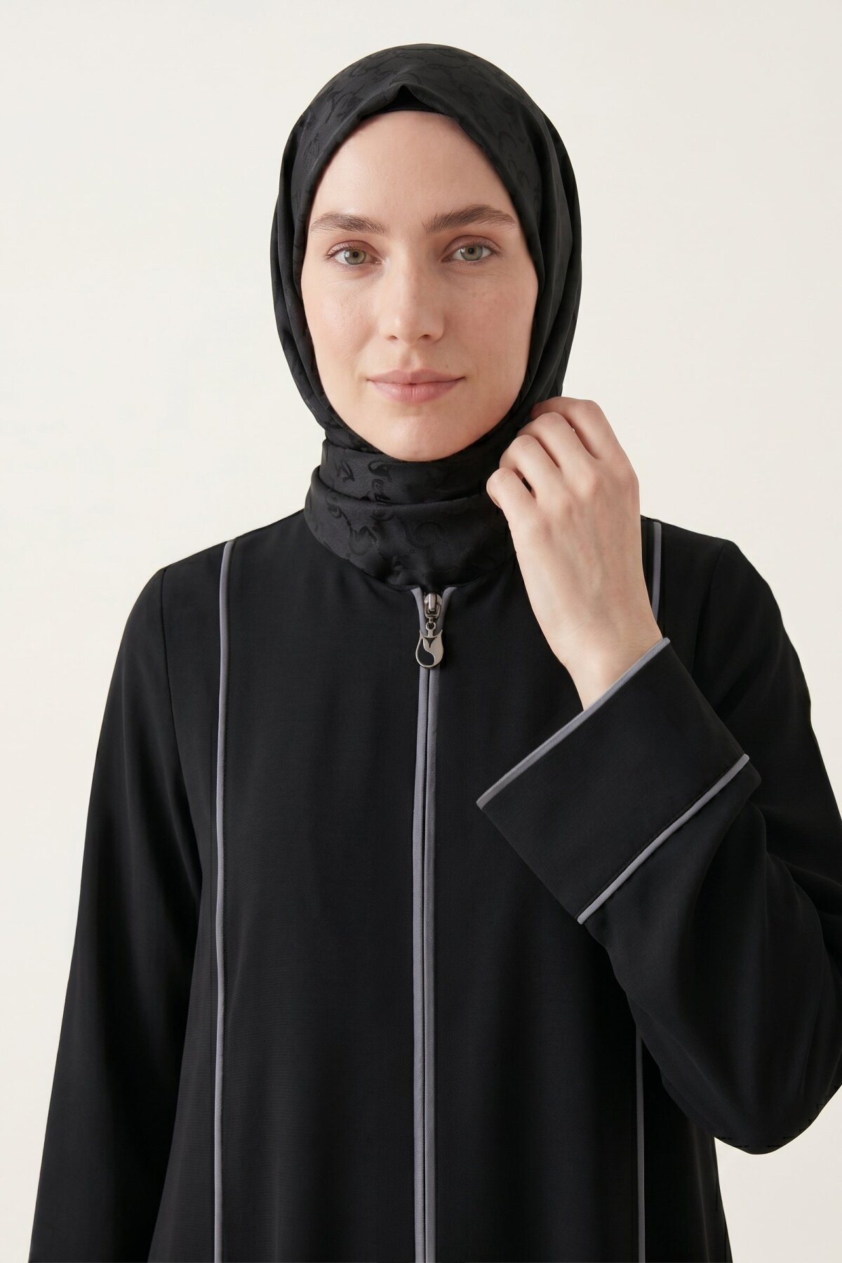 Piping Detail Abaya - Black - Beyza