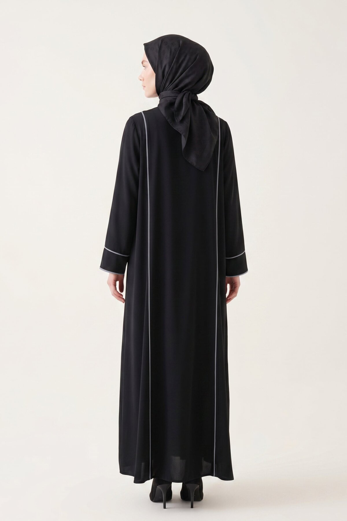 Piping Detail Abaya - Black - Beyza