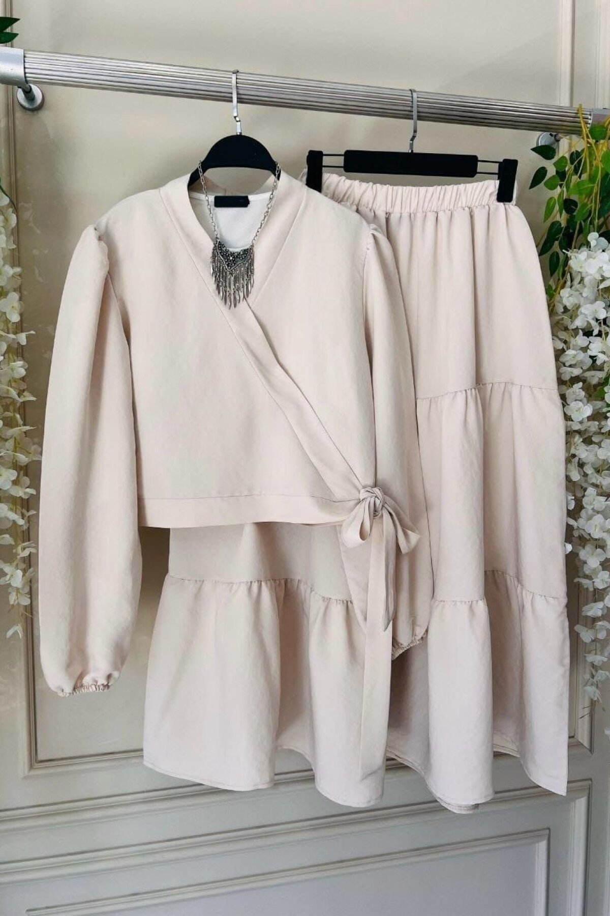 Bej Kruvaze Bağlamalı Etekli Takım - Dimar Butik