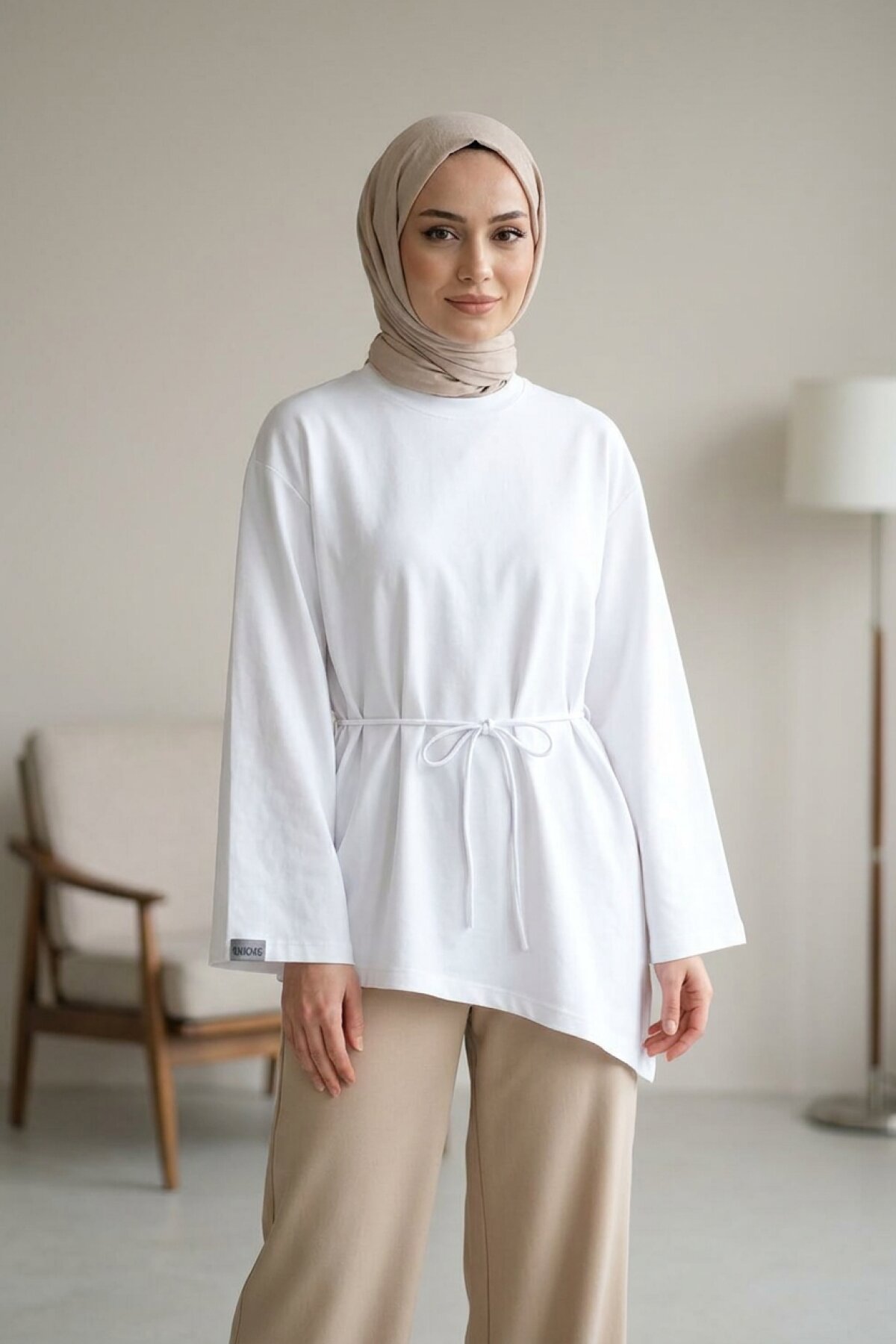 Beyaz Asimetrik Bağcıklı Suprem Penye Tunik - Dimar Butik