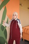 Bordo Şeritli Kapüşonlu Fermuarlı Takım