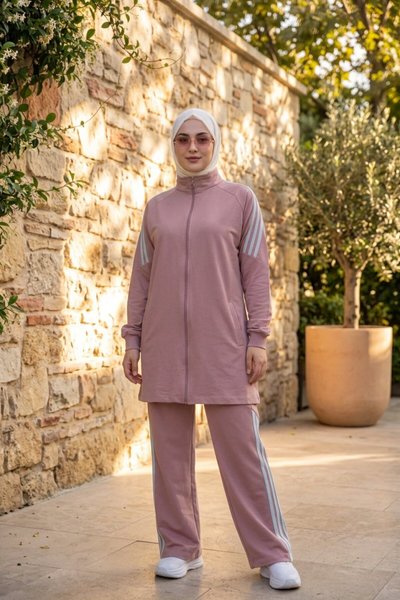 Pembe Şerit Detaylı Fermuarlı Eşofman Takımı