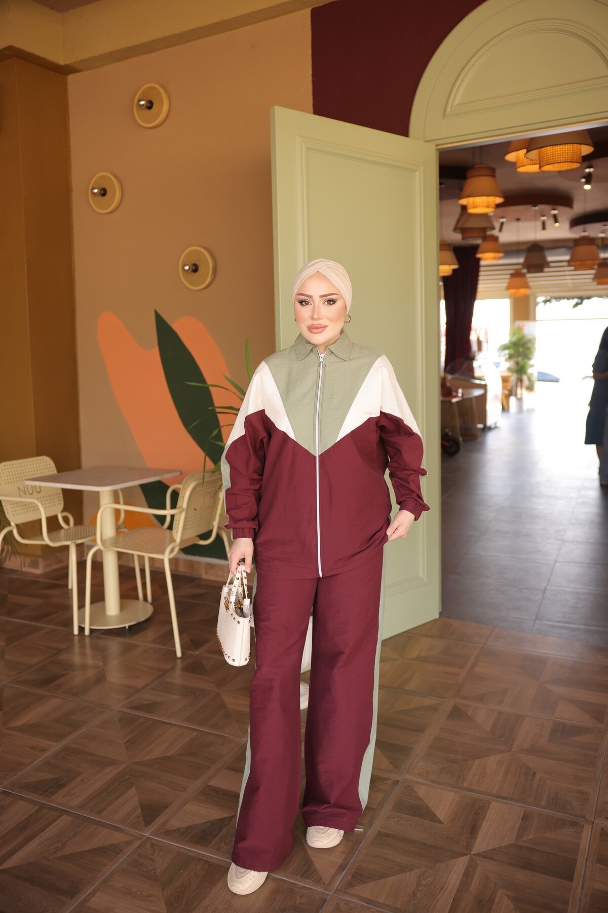 Bordo Rahat Kesim Fermuarlı Ceketli Şerit Detaylı Takım - Wovi Moda