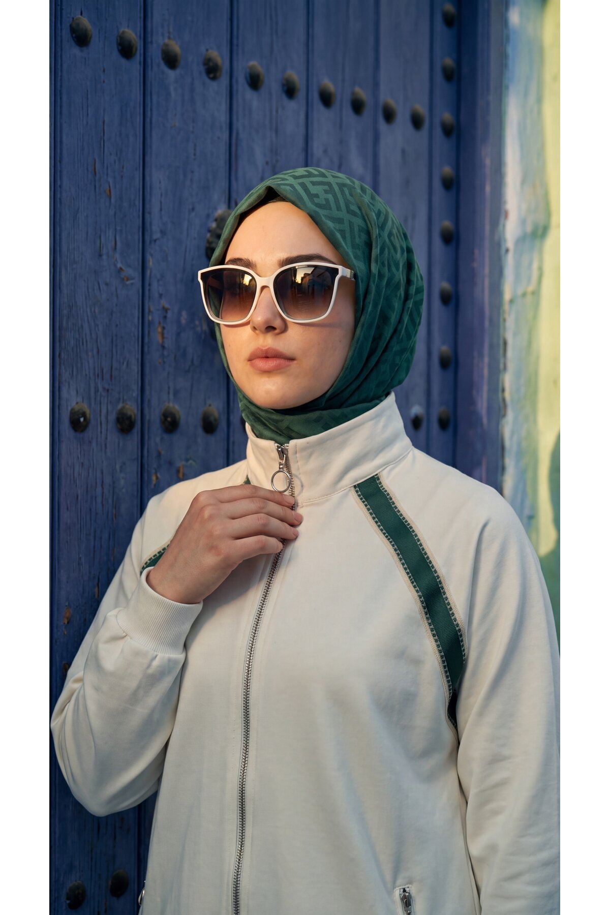 Ekru Dik Yaka Fermuarlı Bol Paça Takım - Wovi Moda