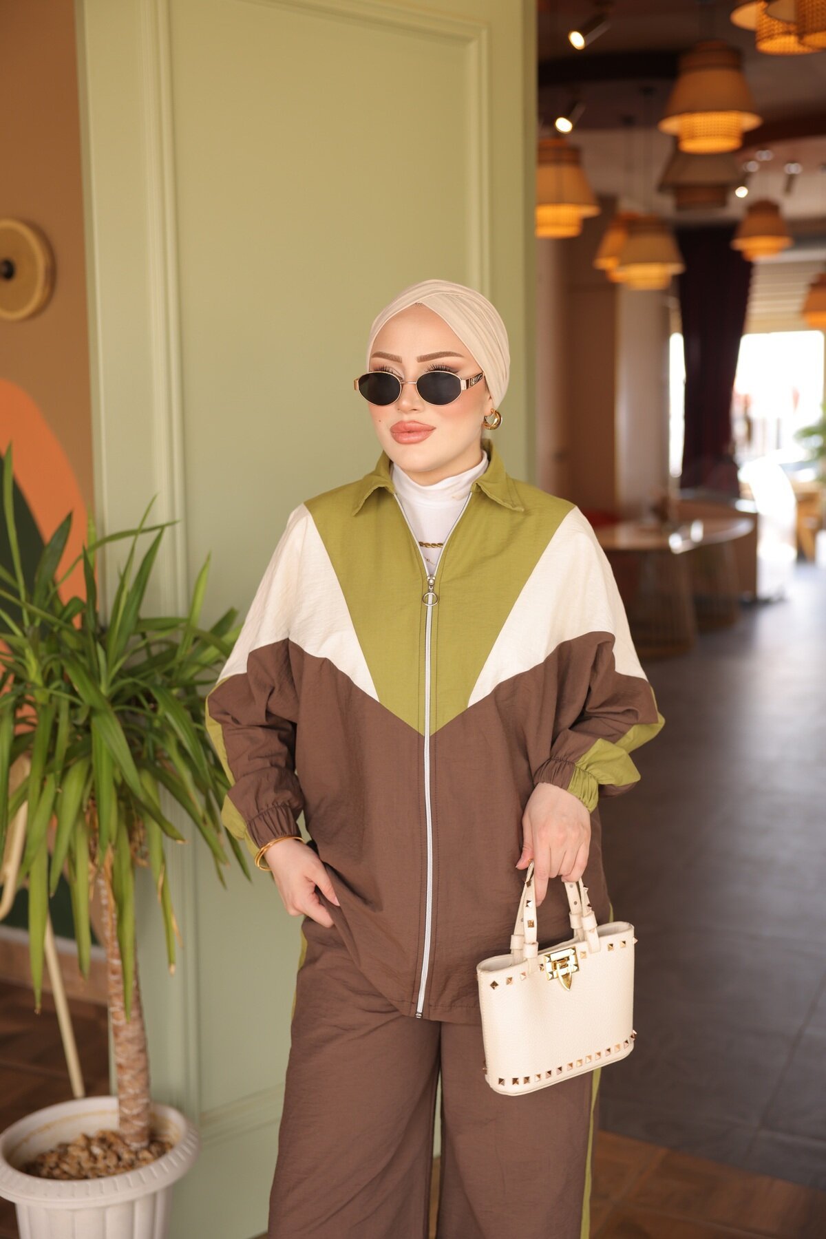 Kahverengi Rahat Kesim Şerit Detaylı Fermuarlı Ceketli İkili Takım - Wovi Moda