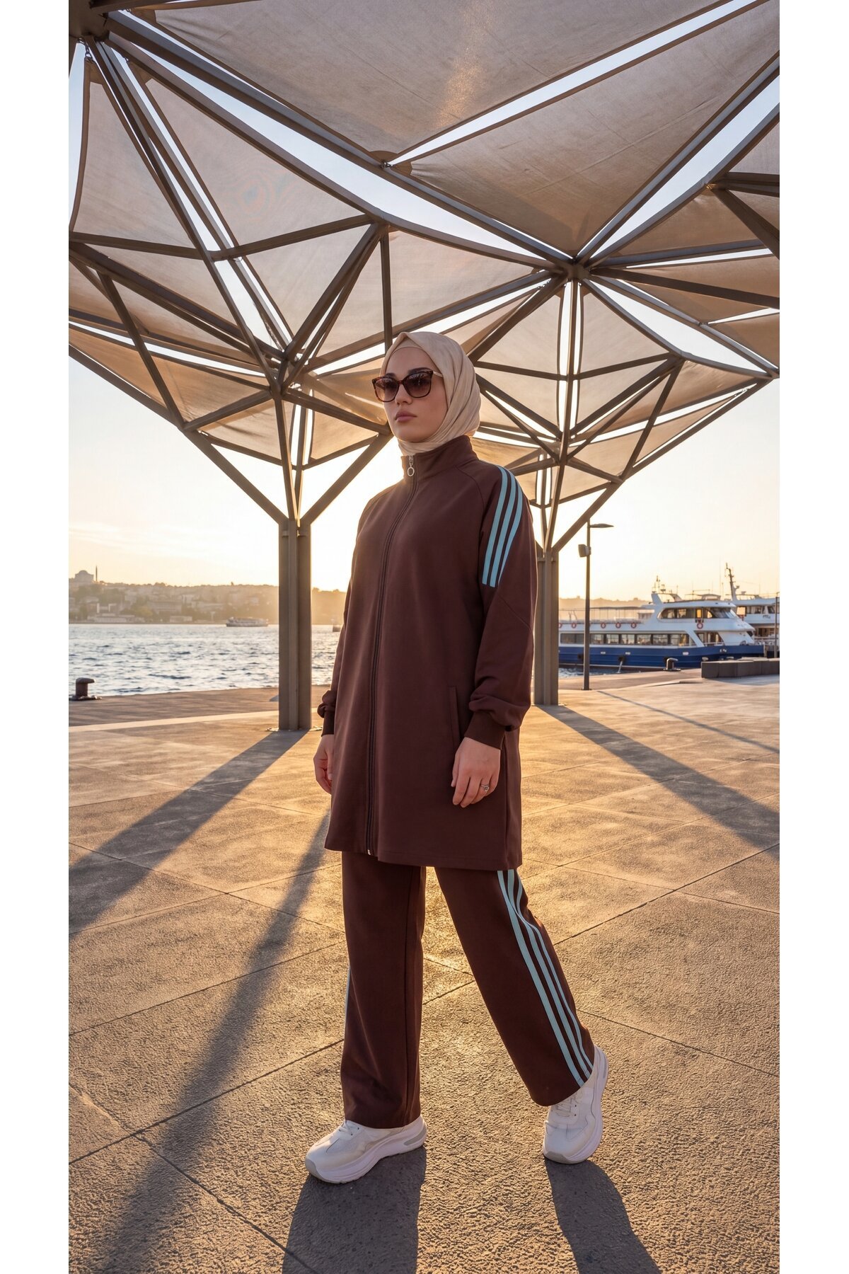 Kahverengi Şerit Detaylı Fermuarlı Eşofman Takımı - Wovi Moda
