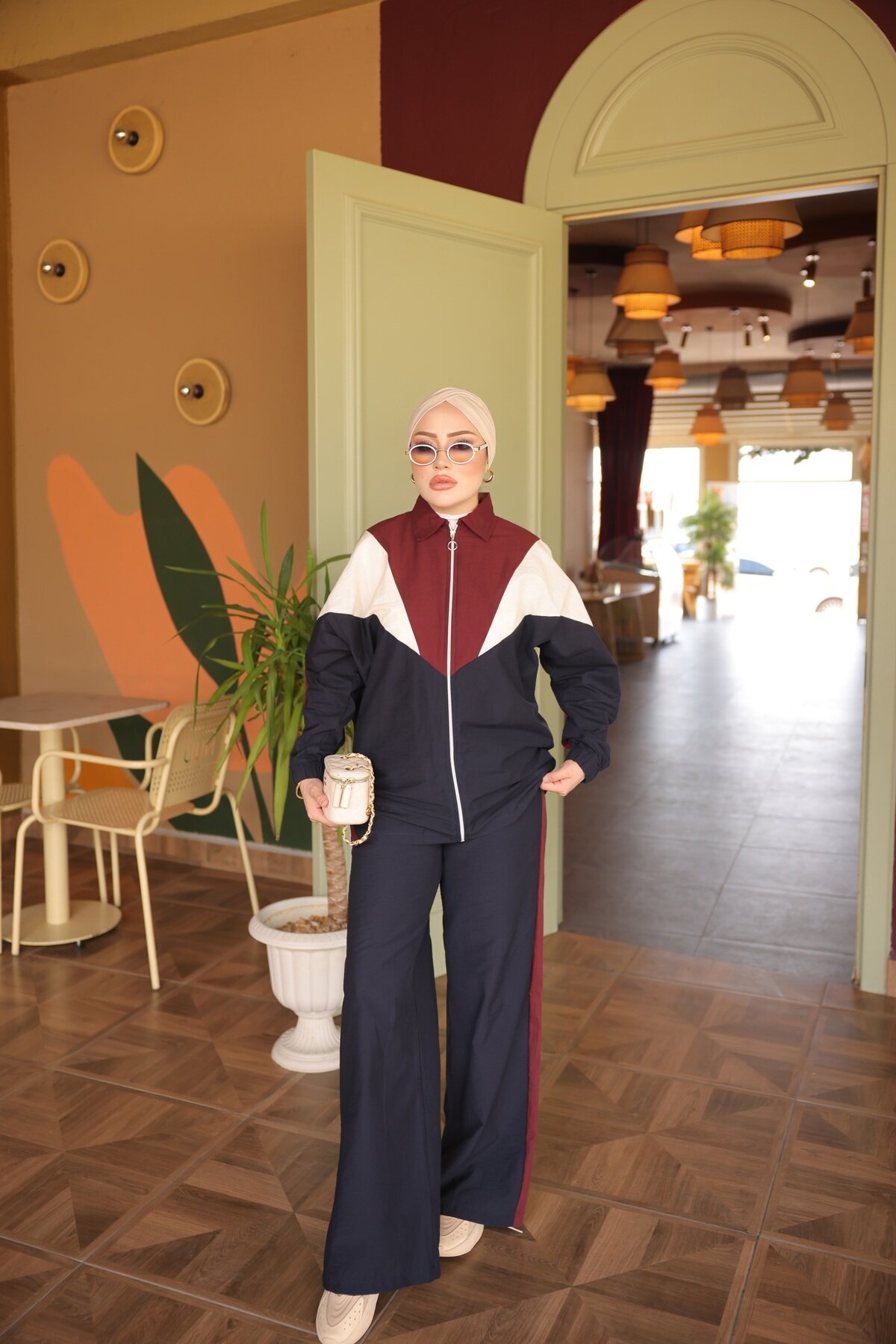 Lacivert Şerit Detaylı Rahat Kesim Fermuarlı Ceketli Takım - Wovi Moda