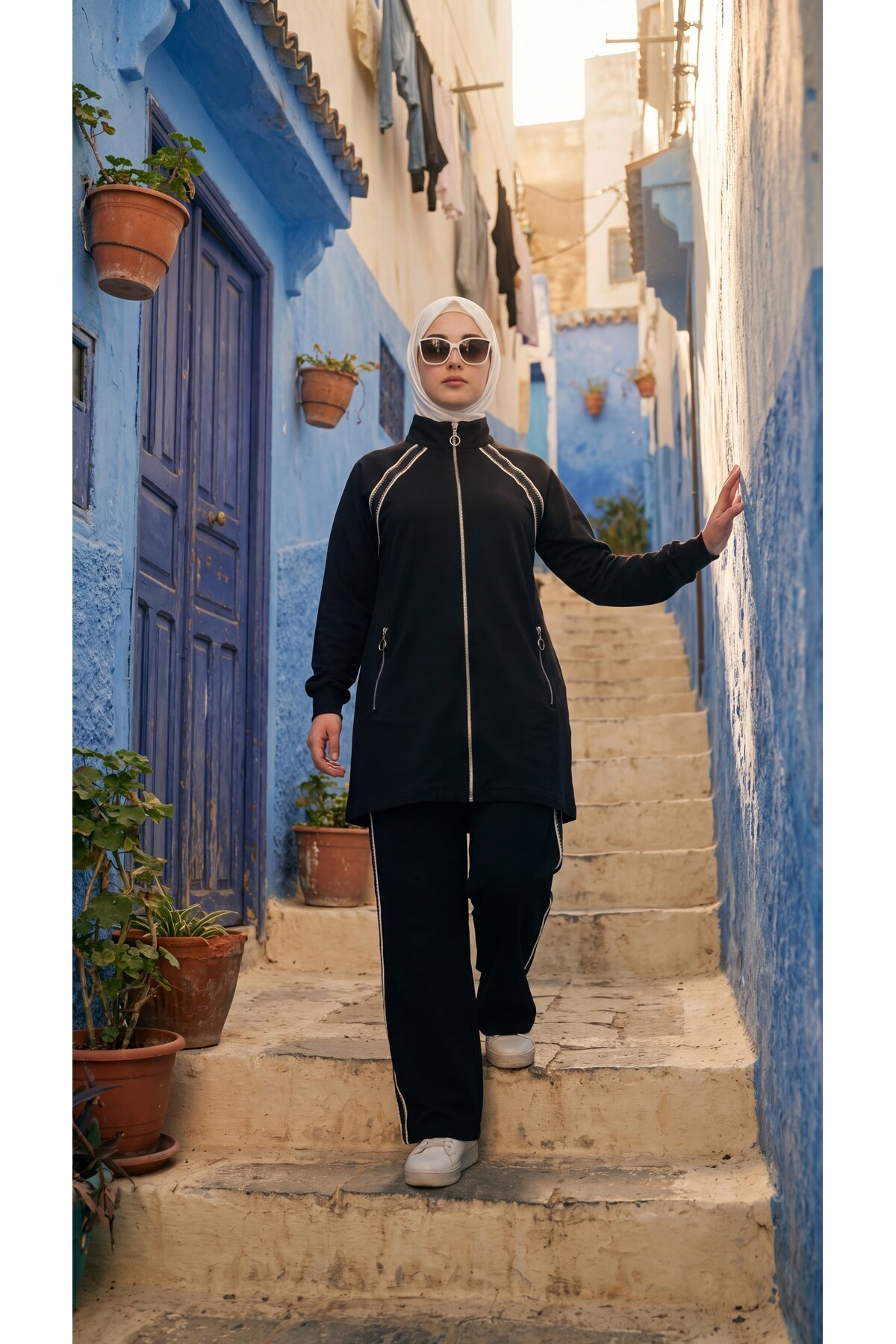 Siyah Dik Yaka Fermuarlı Bol Paça Takım - Wovi Moda