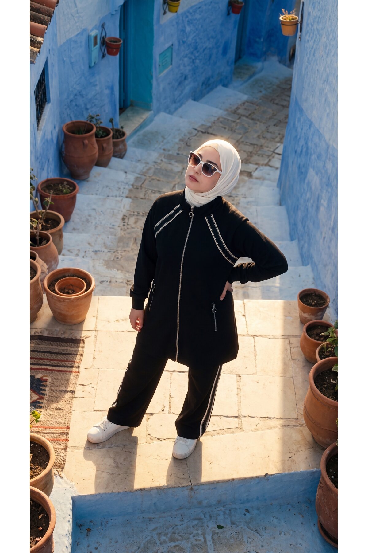Siyah Dik Yaka Fermuarlı Bol Paça Takım - Wovi Moda