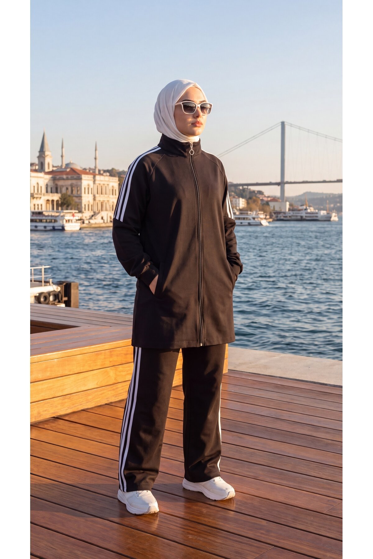 Siyah Şerit Detaylı Fermuarlı Eşofman Takım - Wovi Moda