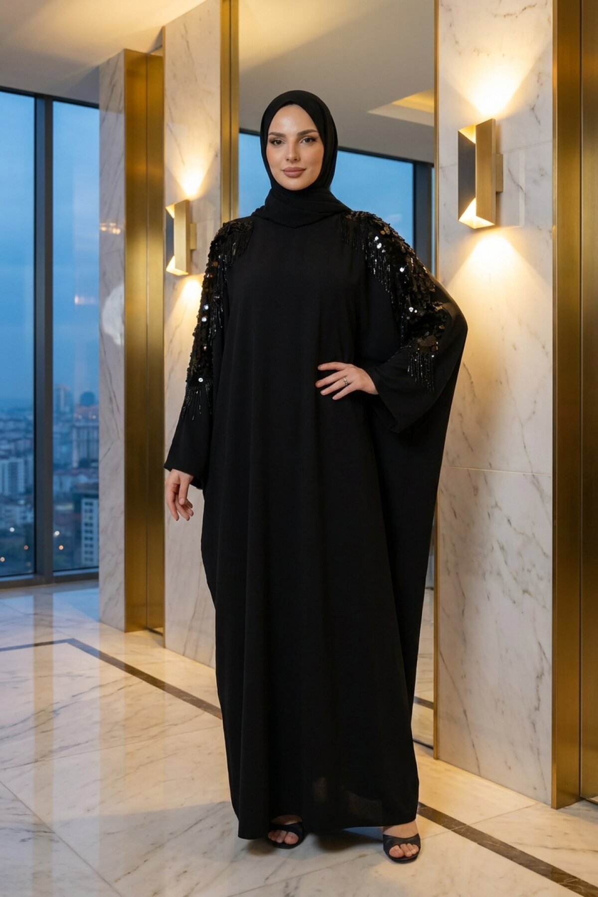فستان فرجية مقاس كبير أسود بتفاصيل إكسسوار كتف - Fzd Filizzade