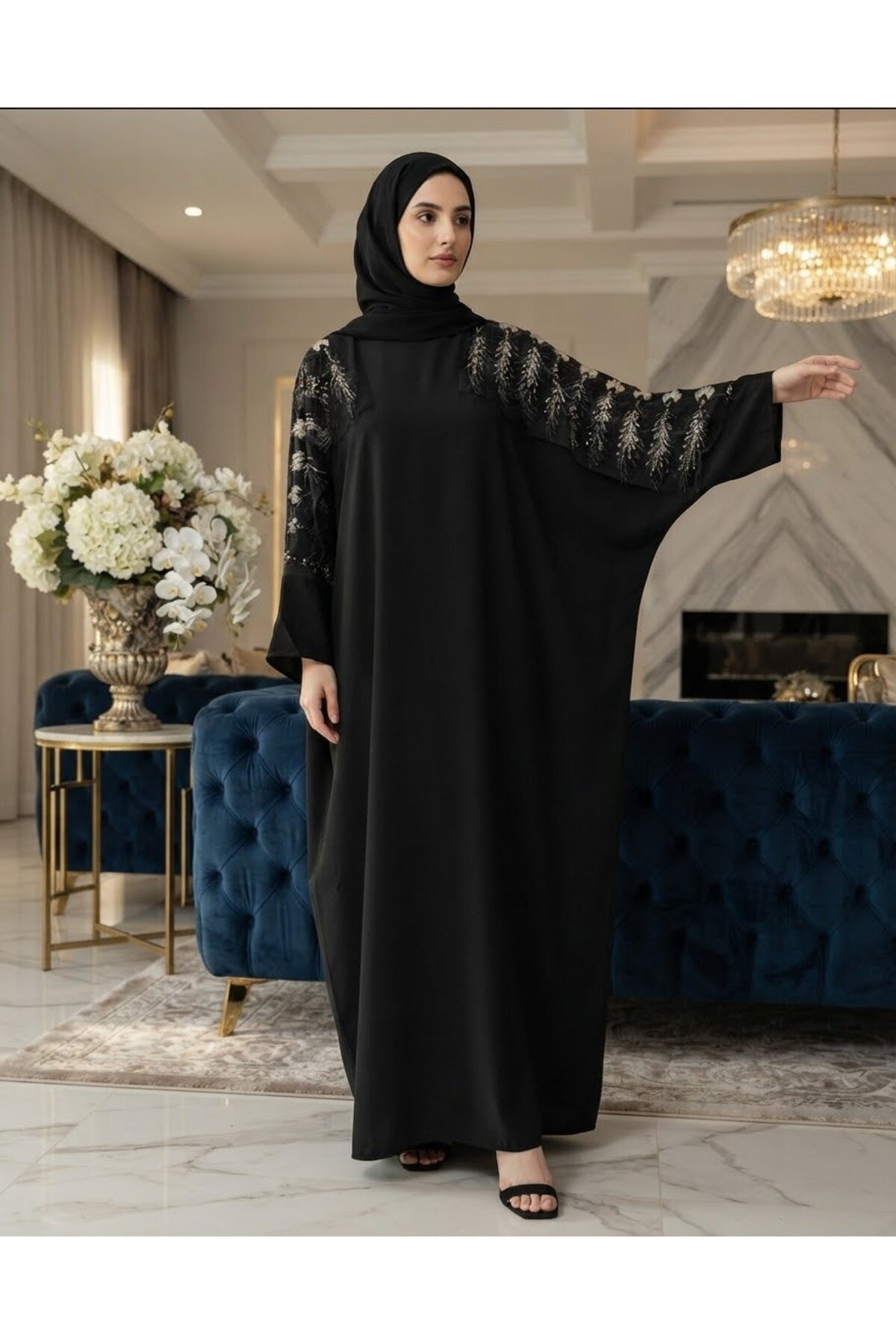 عباية مقاس كبير أسود بتفاصيل شراشيب ذهبية على الكتف - Fzd Filizzade