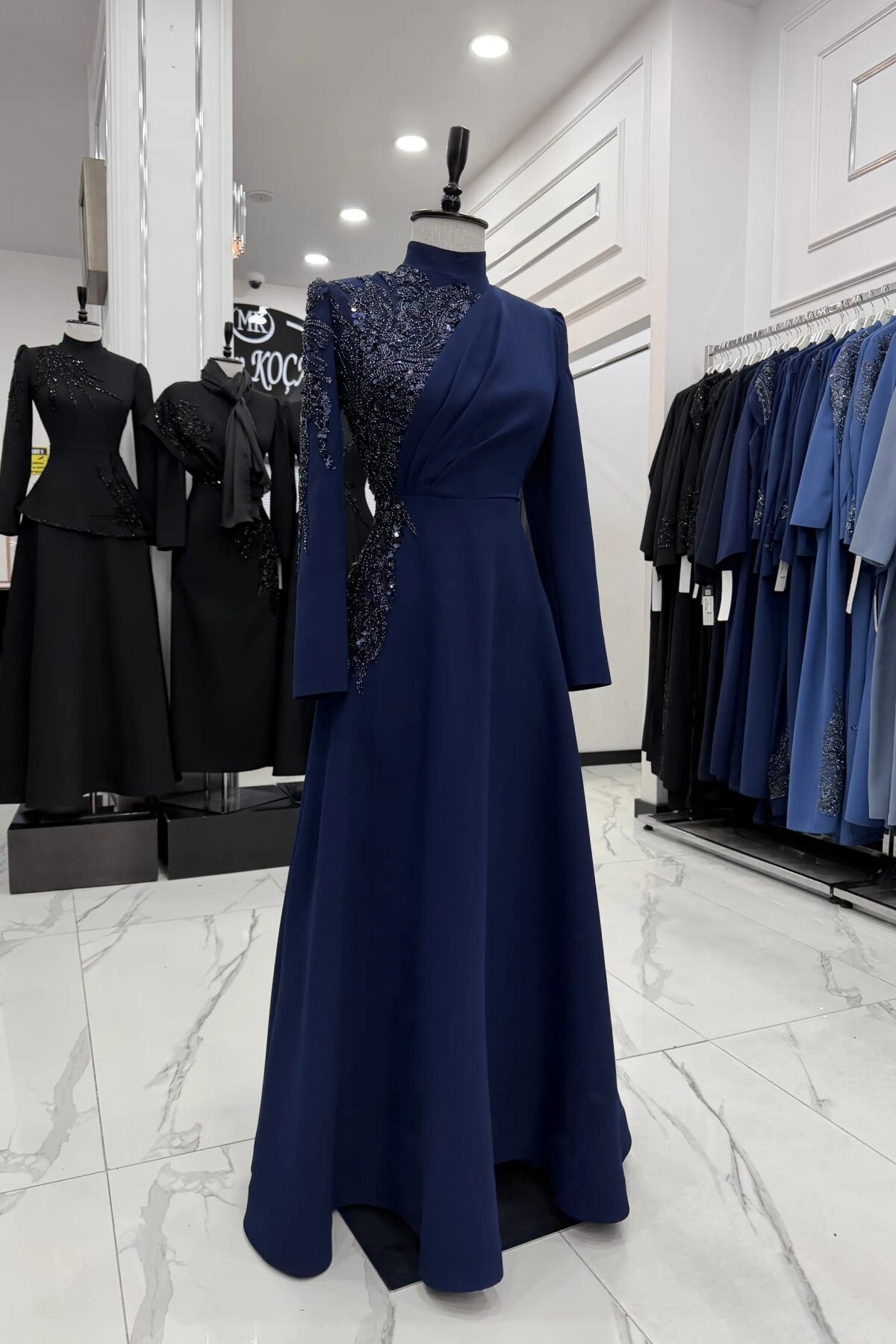 Lacivert Büzgülü Yanları Taşlı Abiye Elbise - MK-MODA