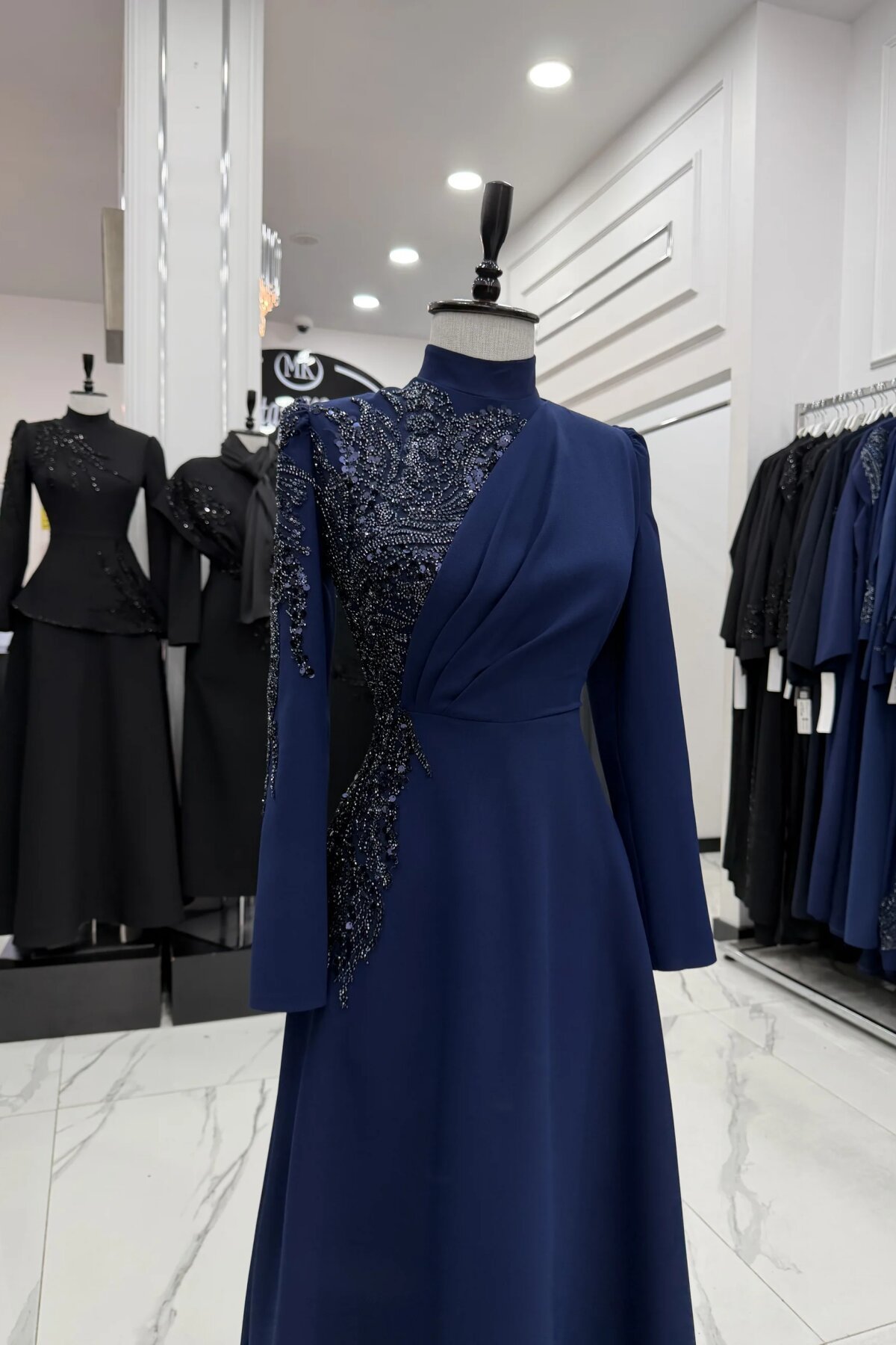 Lacivert Büzgülü Yanları Taşlı Abiye Elbise - MK-MODA