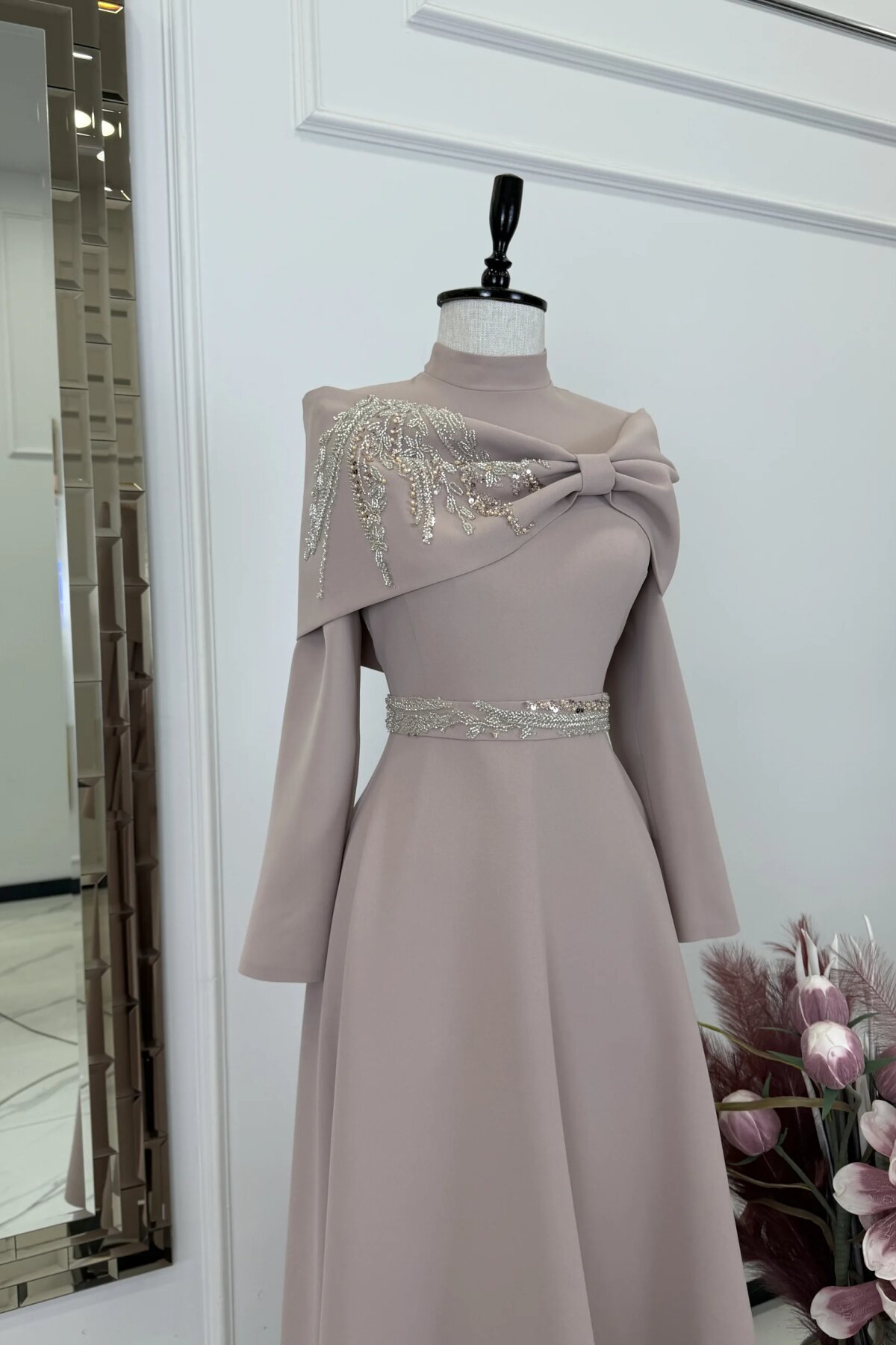 Bej Taş İşlemeli Pelerin Detaylı Abiye Elbise - MK Moda Tasarım
