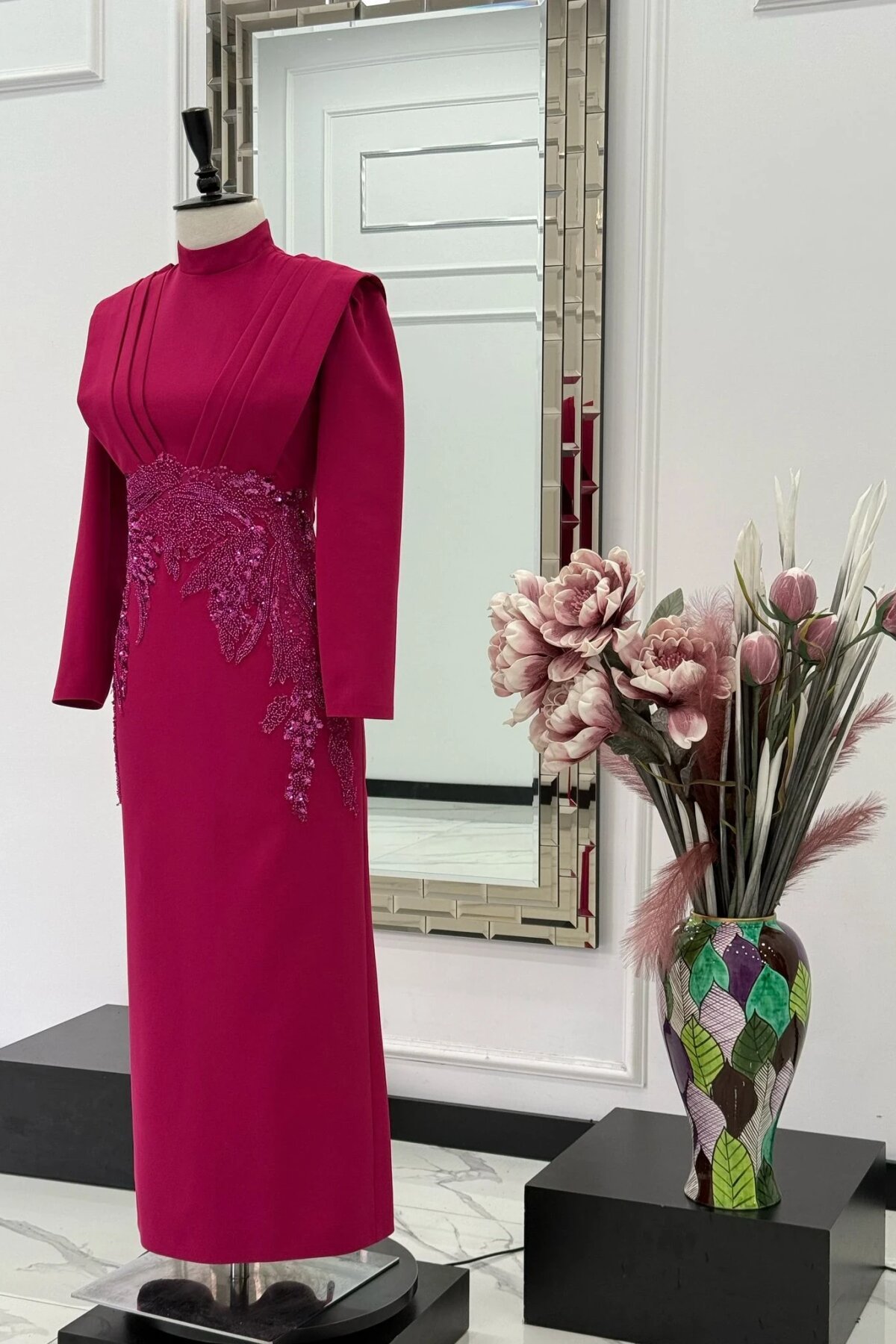 فستان سهرة فوشيا بتطريز خصر وتفاصيل أكتاف - MK Moda Tasarım