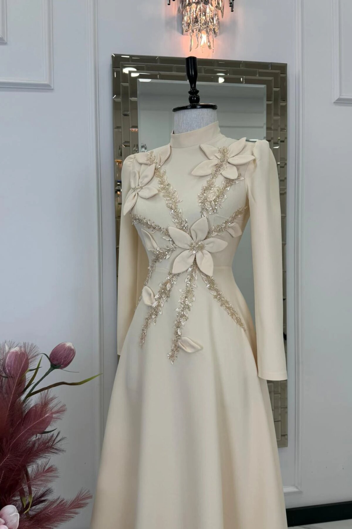 Gün Işığı Dik Yaka Çiçek Aplikeli İşlemeli Abiye Elbise - MK Moda Tasarım