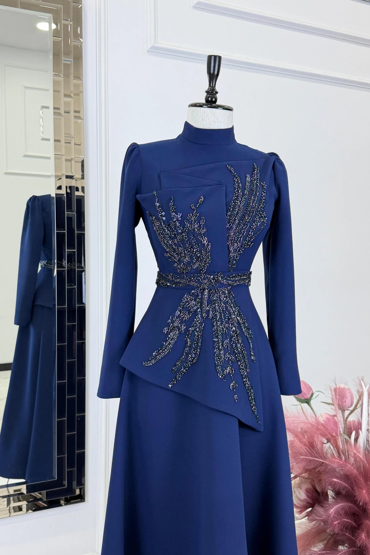 فستان سهرة كحلي بتفاصيل تطريز أحجار - MK Moda Tasarım